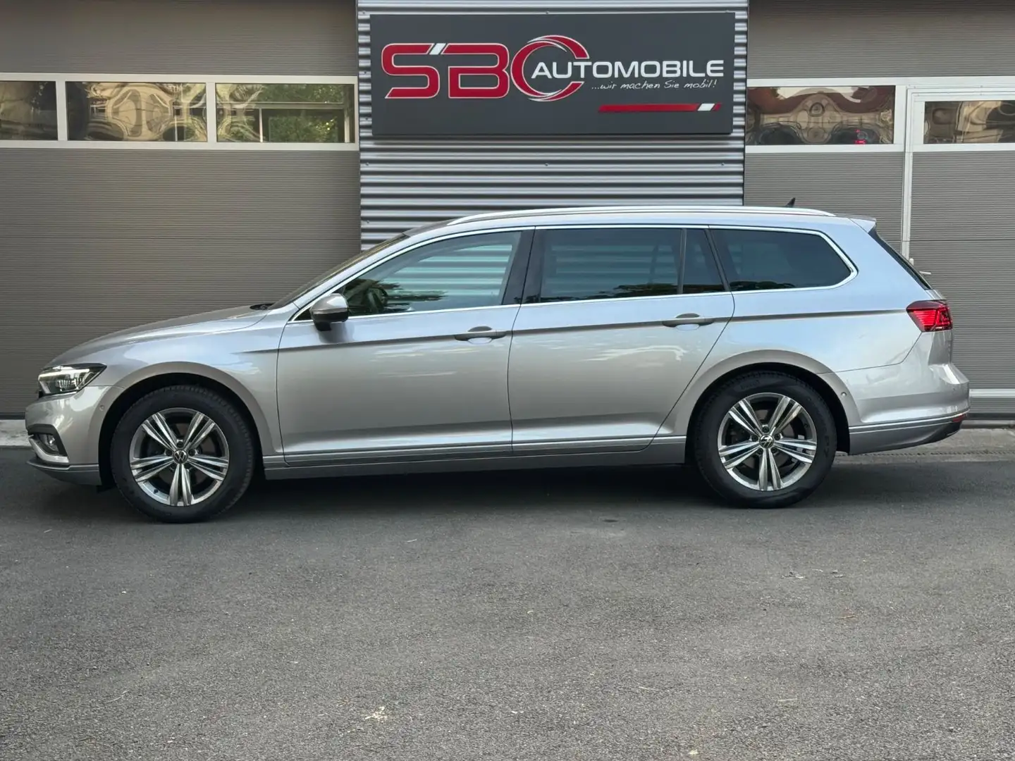 Volkswagen Passat Variant Passat Comfort Life Business/IQ.DRIVE-Paket Silber - 2