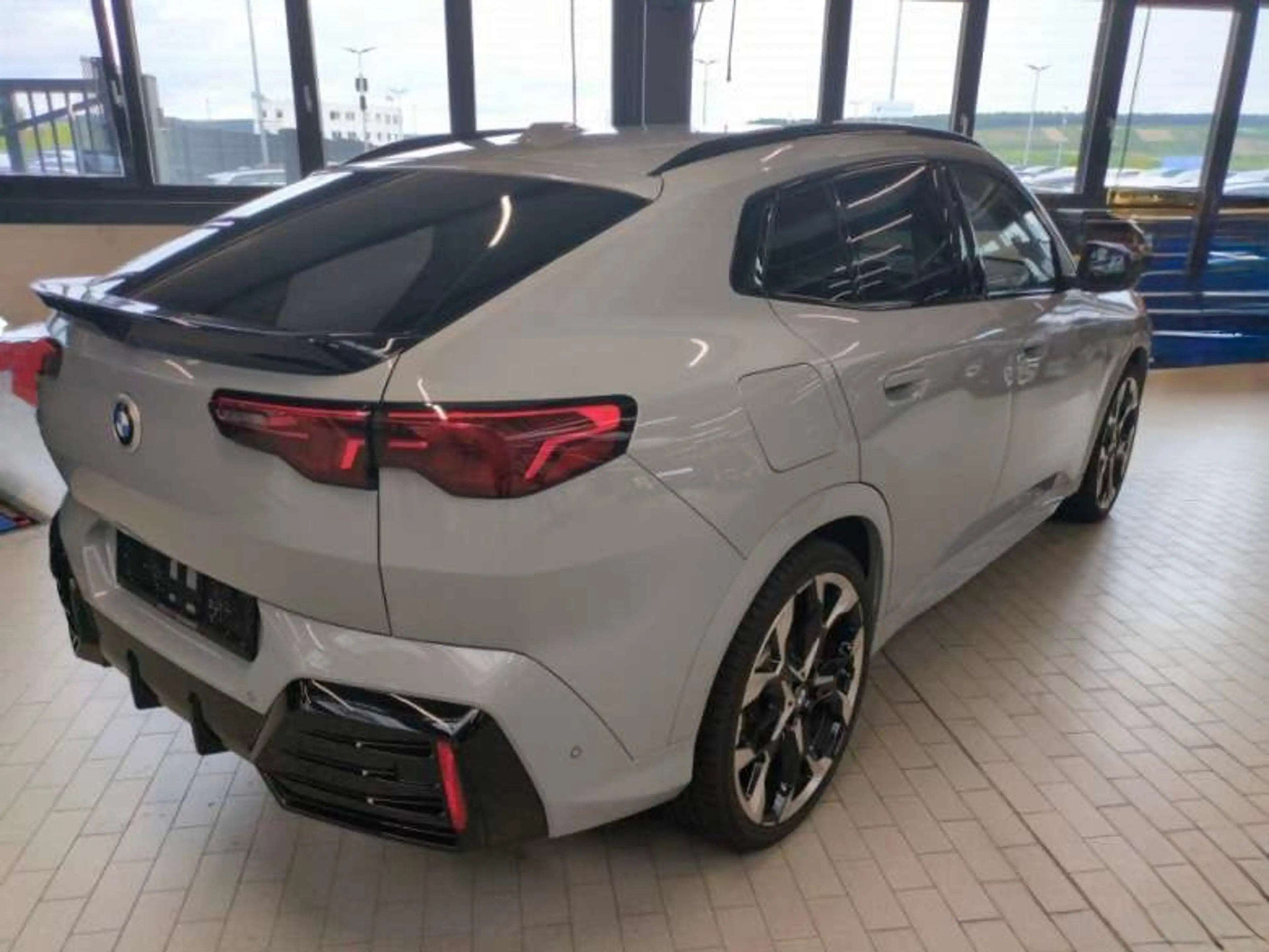 BMW X2 20d xDrive M Sport MASSAGE/AHK/PANO/H&K/360/HUD — photo 2