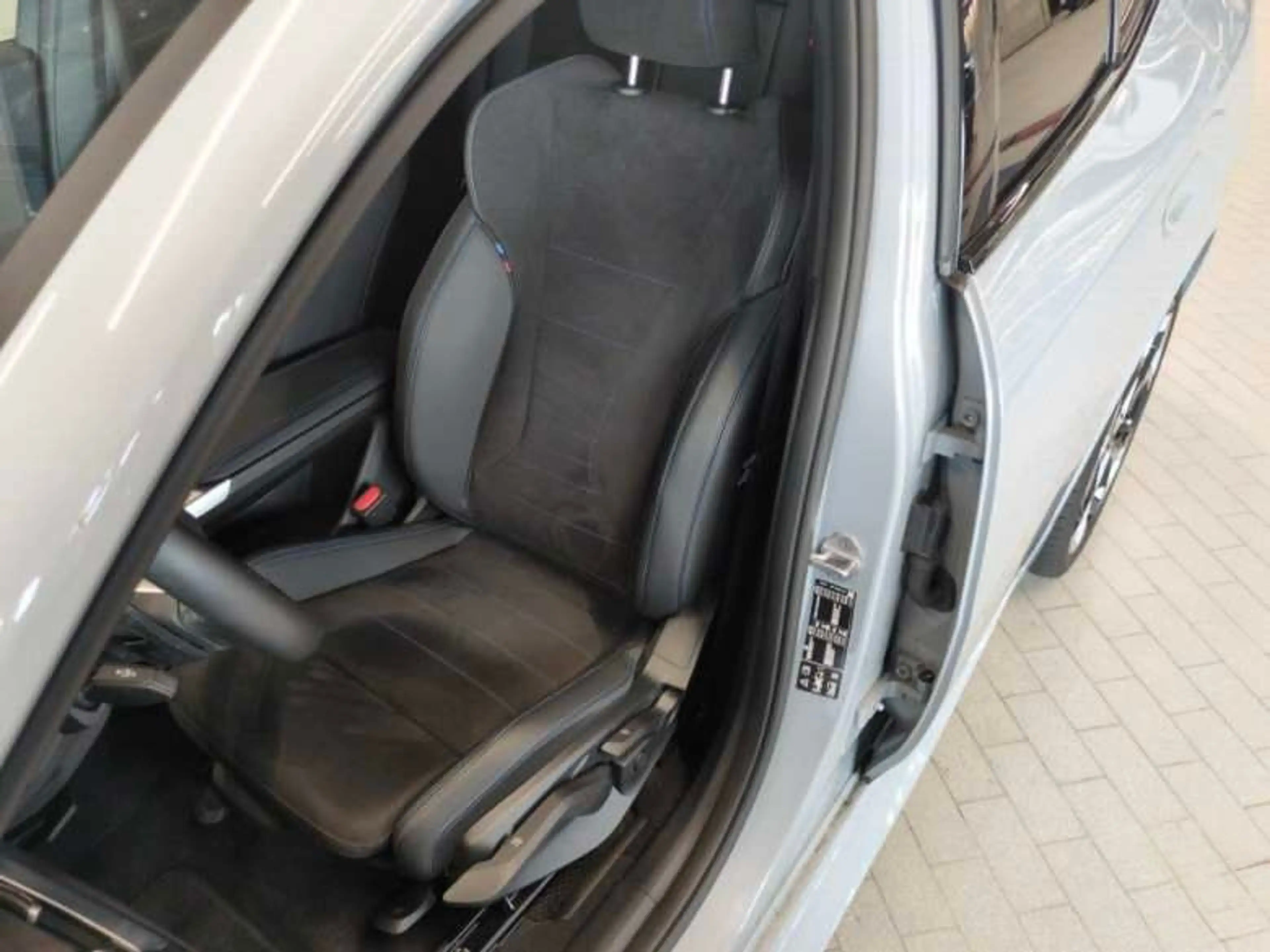 BMW X2 20d xDrive M Sport MASSAGE/AHK/PANO/H&K/360/HUD — photo 4
