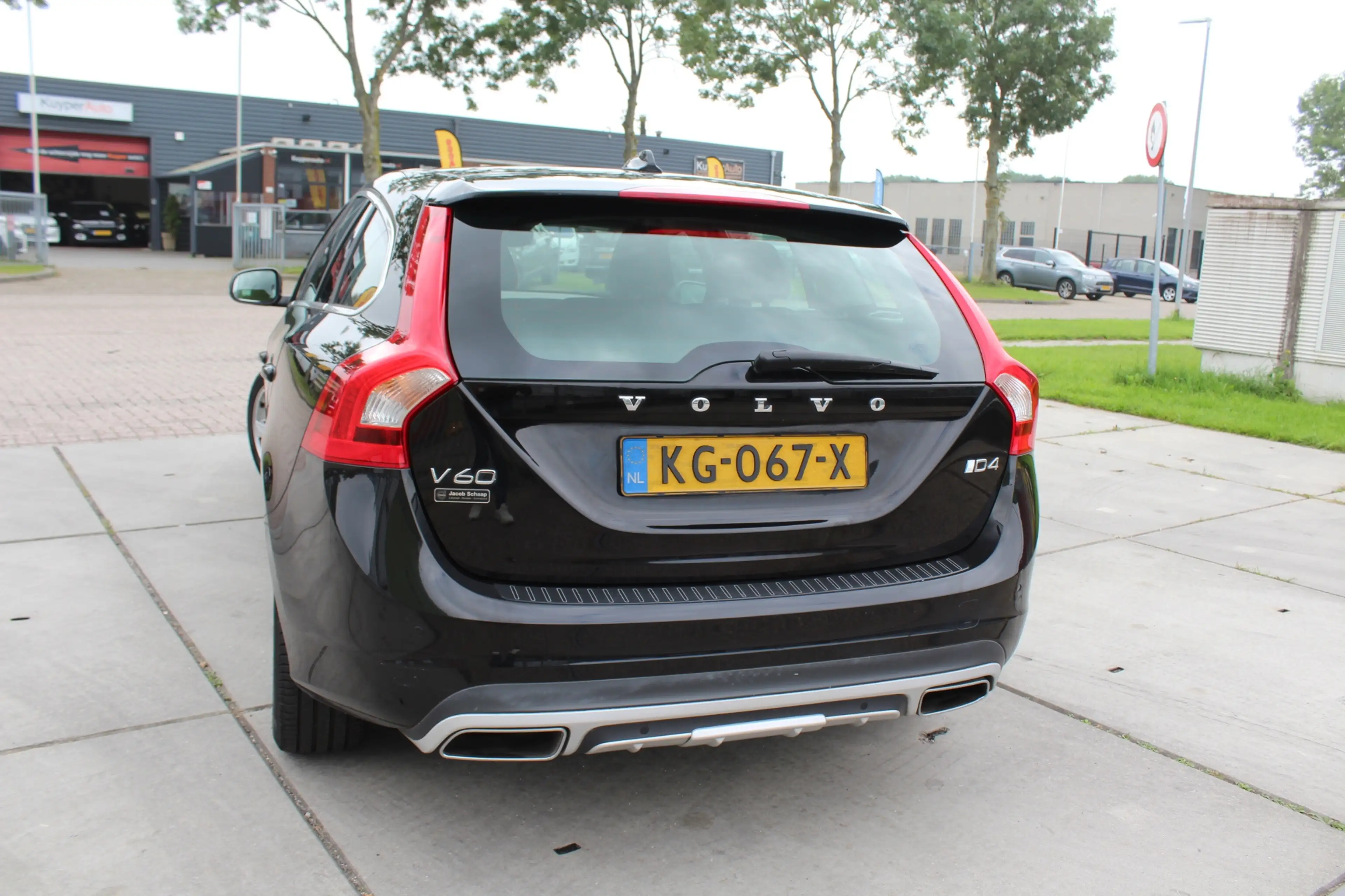 Volvo V60 2.0 D4 Nordic+ NETTE AUTOMAAT DEALER ONDERHOUDEN T — photo 26