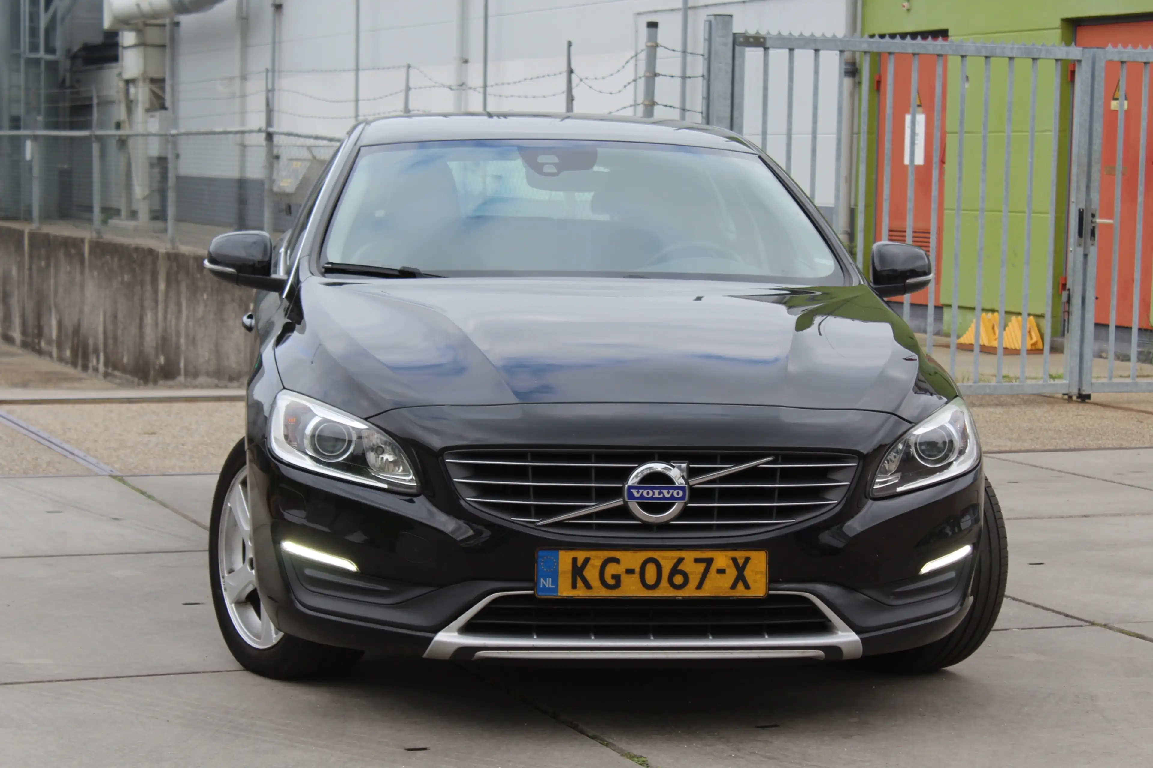 Volvo V60 2.0 D4 Nordic+ NETTE AUTOMAAT DEALER ONDERHOUDEN T — photo 27