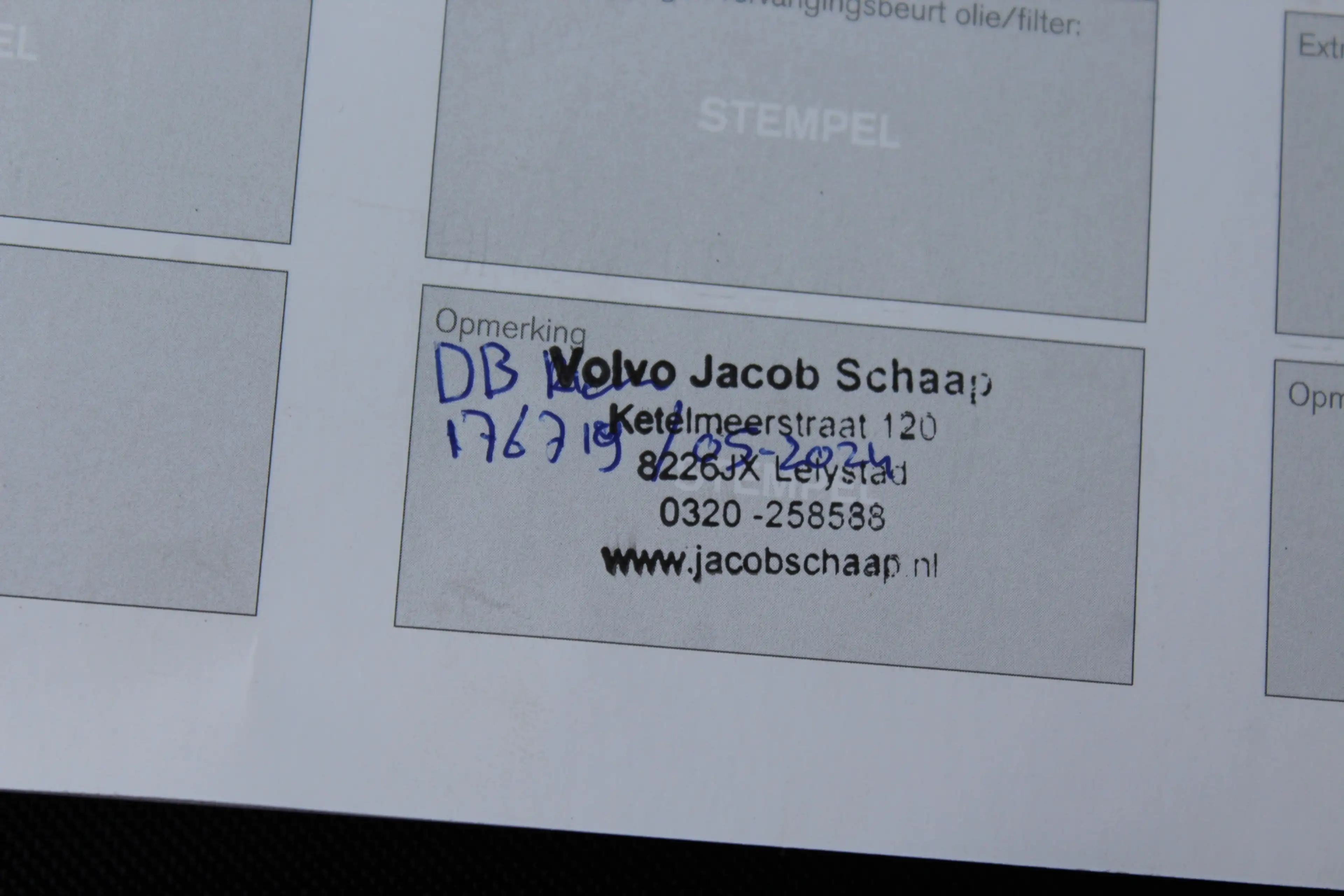 Volvo V60 2.0 D4 Nordic+ NETTE AUTOMAAT DEALER ONDERHOUDEN T — photo 7