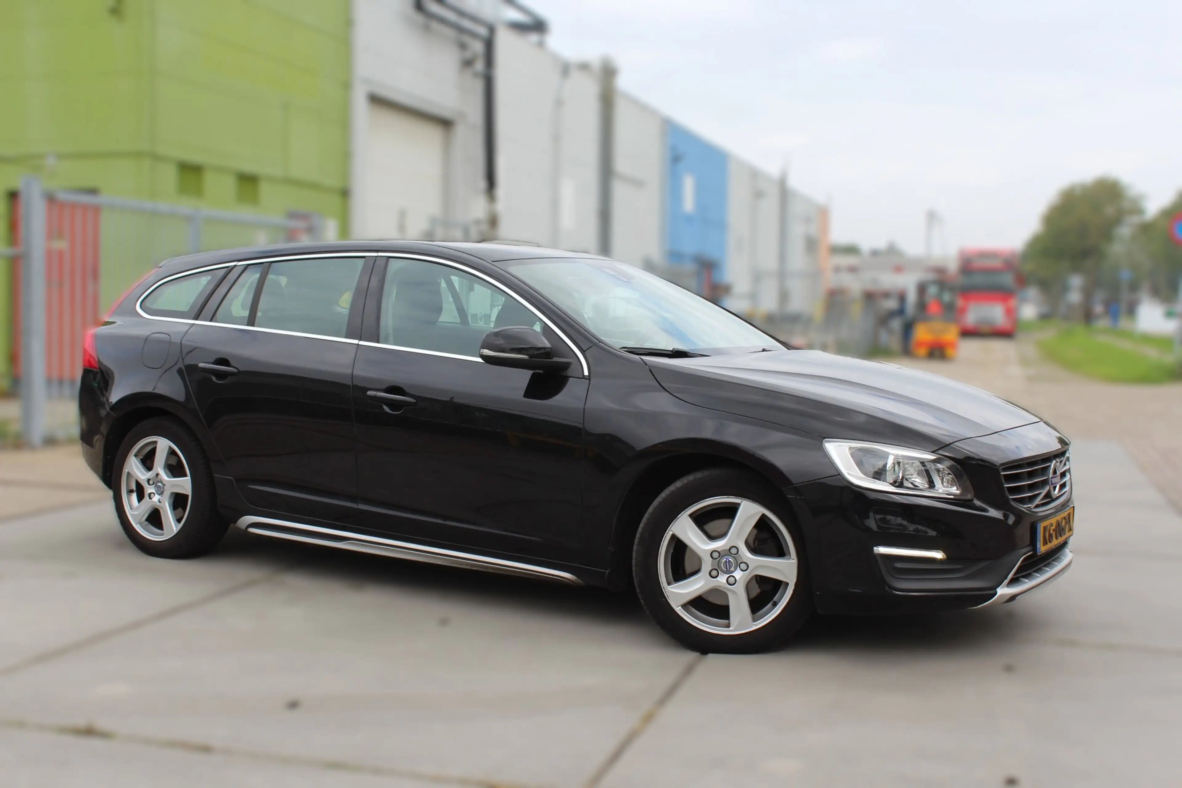 Volvo V60 2.0 D4 Nordic+ NETTE AUTOMAAT DEALER ONDERHOUDEN T — photo 20