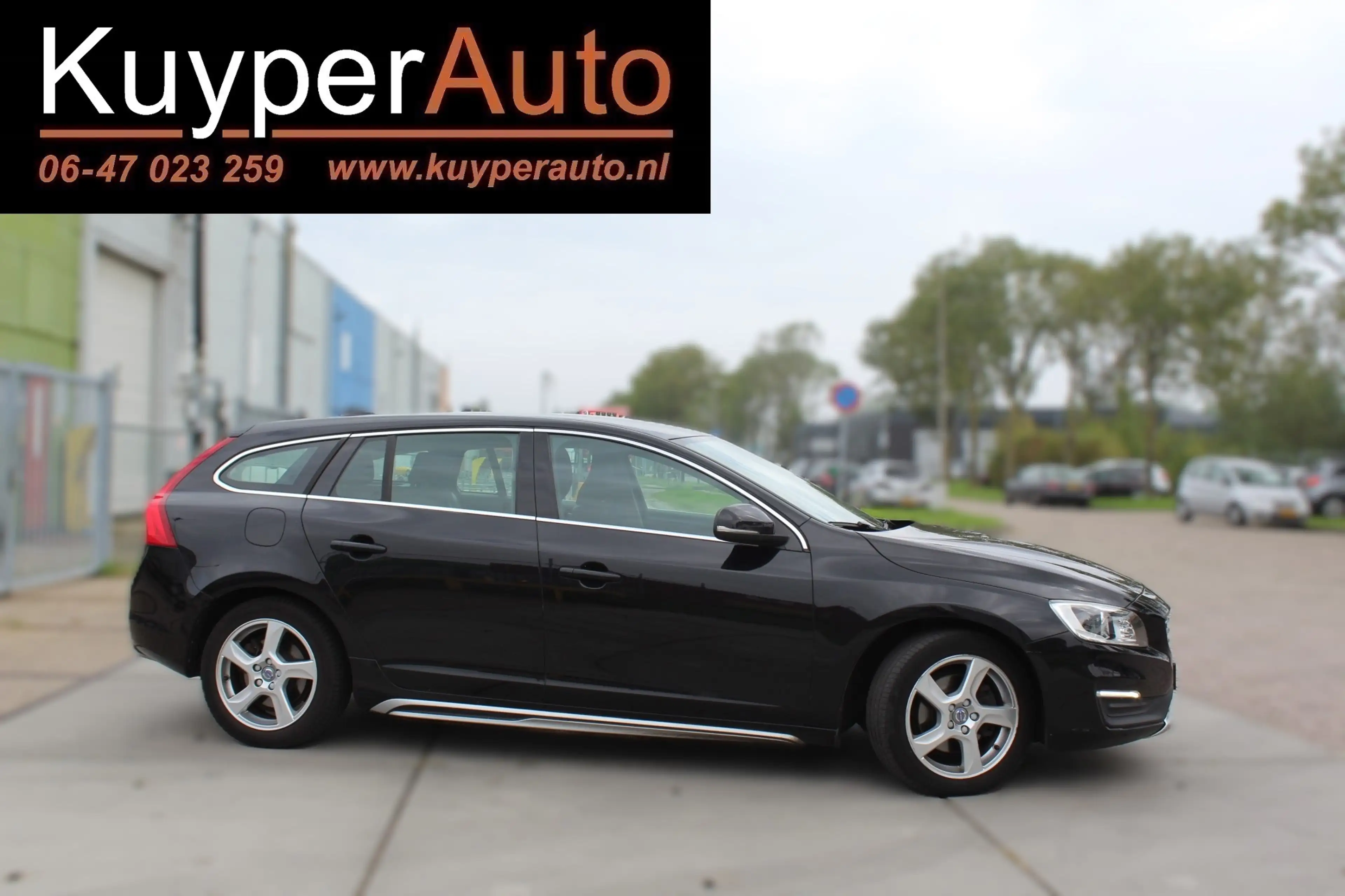 Volvo V60 2.0 D4 Nordic+ NETTE AUTOMAAT DEALER ONDERHOUDEN T — photo 25