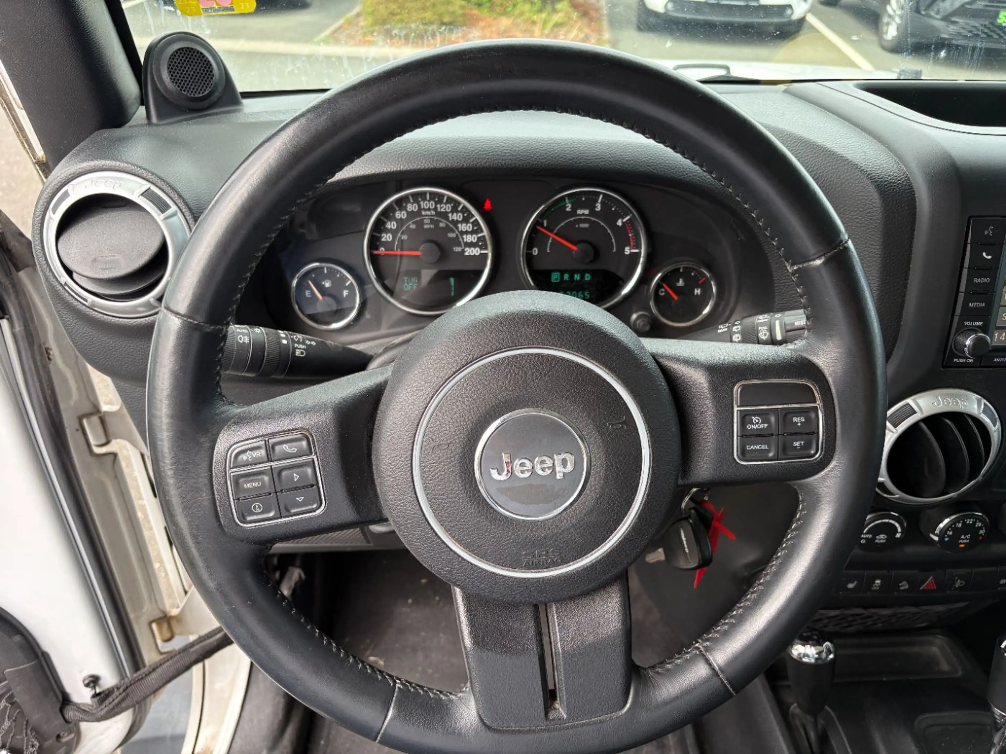 Jeep Wrangler Unlimited 2.8 CRD Sahara Dualtop, AHK — photo 9