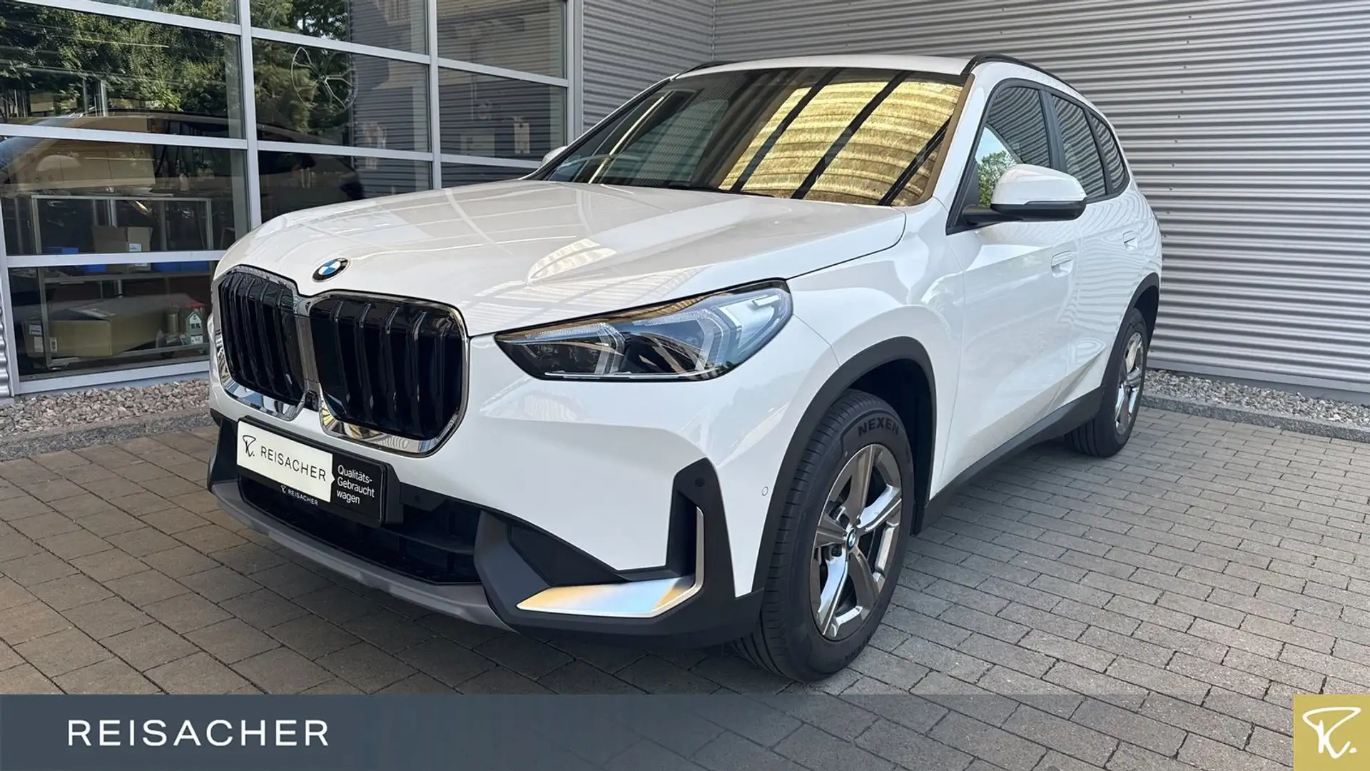 BMW X1 sDrive20i A Autom Weiß - 1