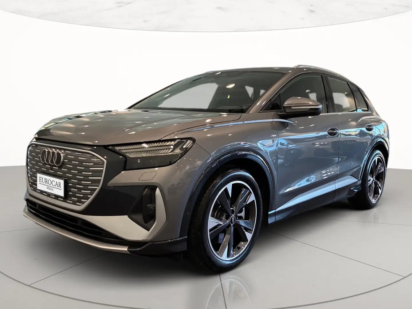 Audi Q4 e-tron 40 s line edition Grijs - 1