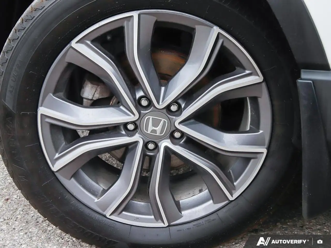 Honda CR-V photo Honda CR-V