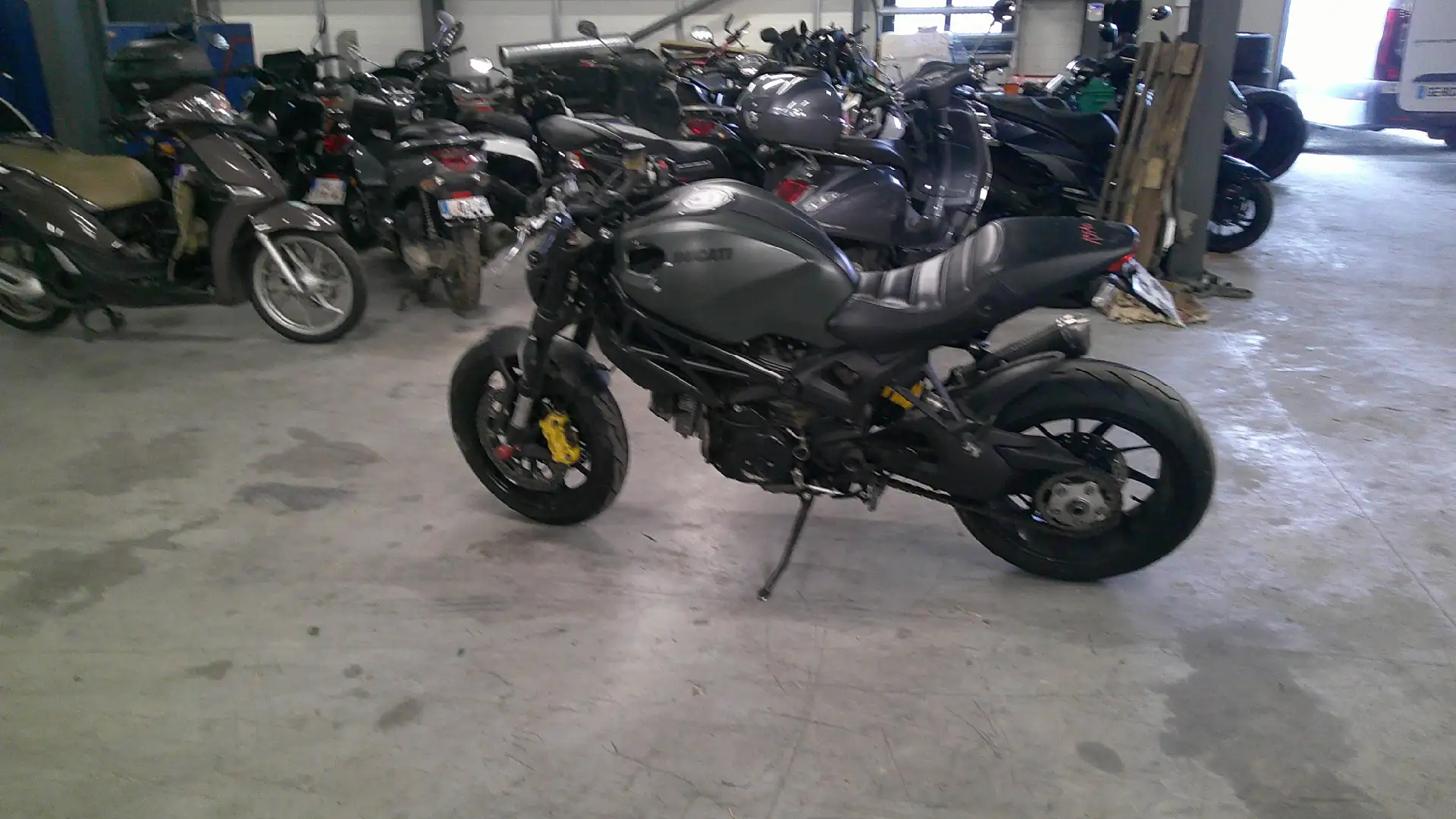 Ducati - 1