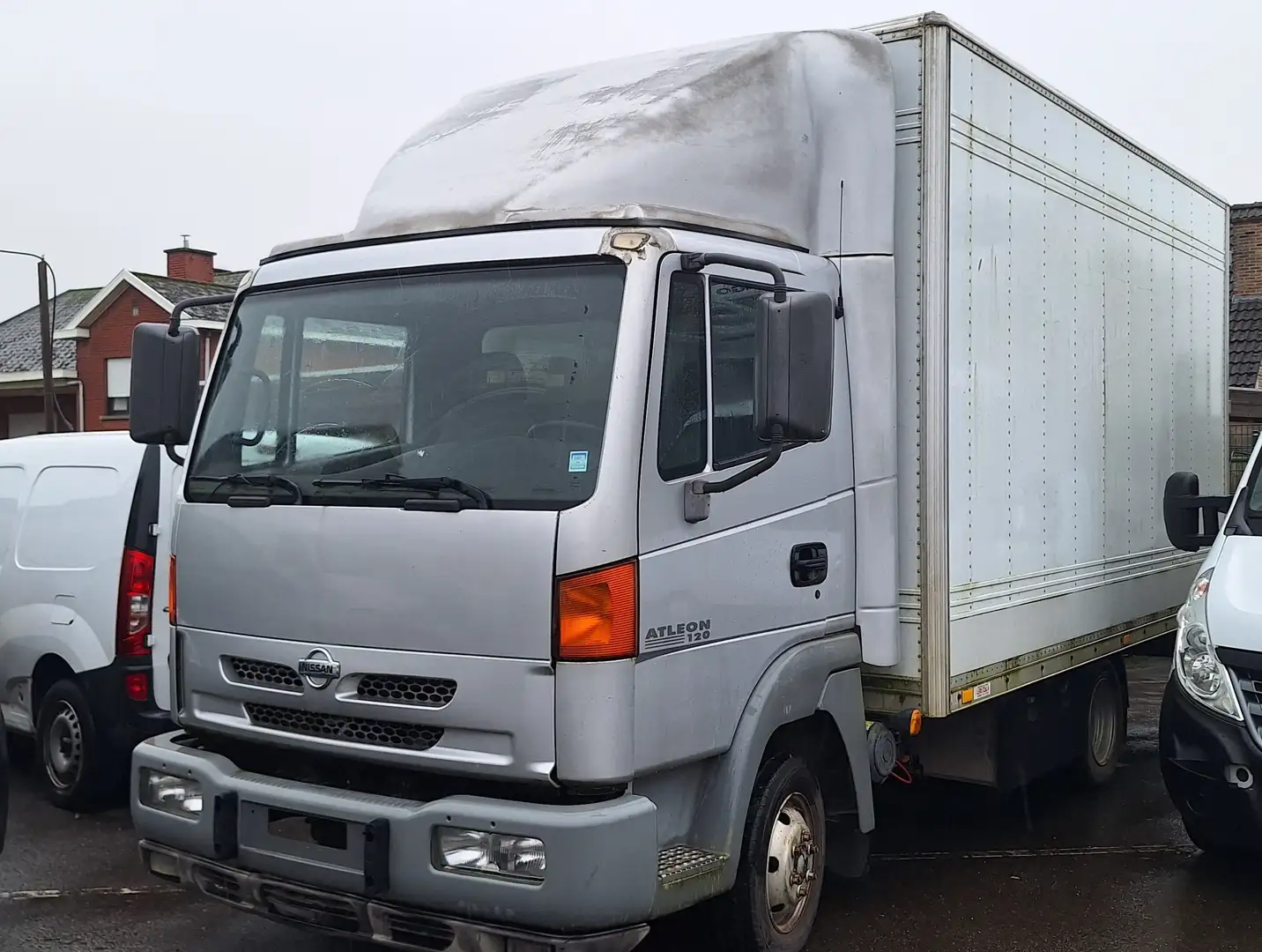 Nissan Cabstar ATLEON 120- 145.000KM Grau - 1