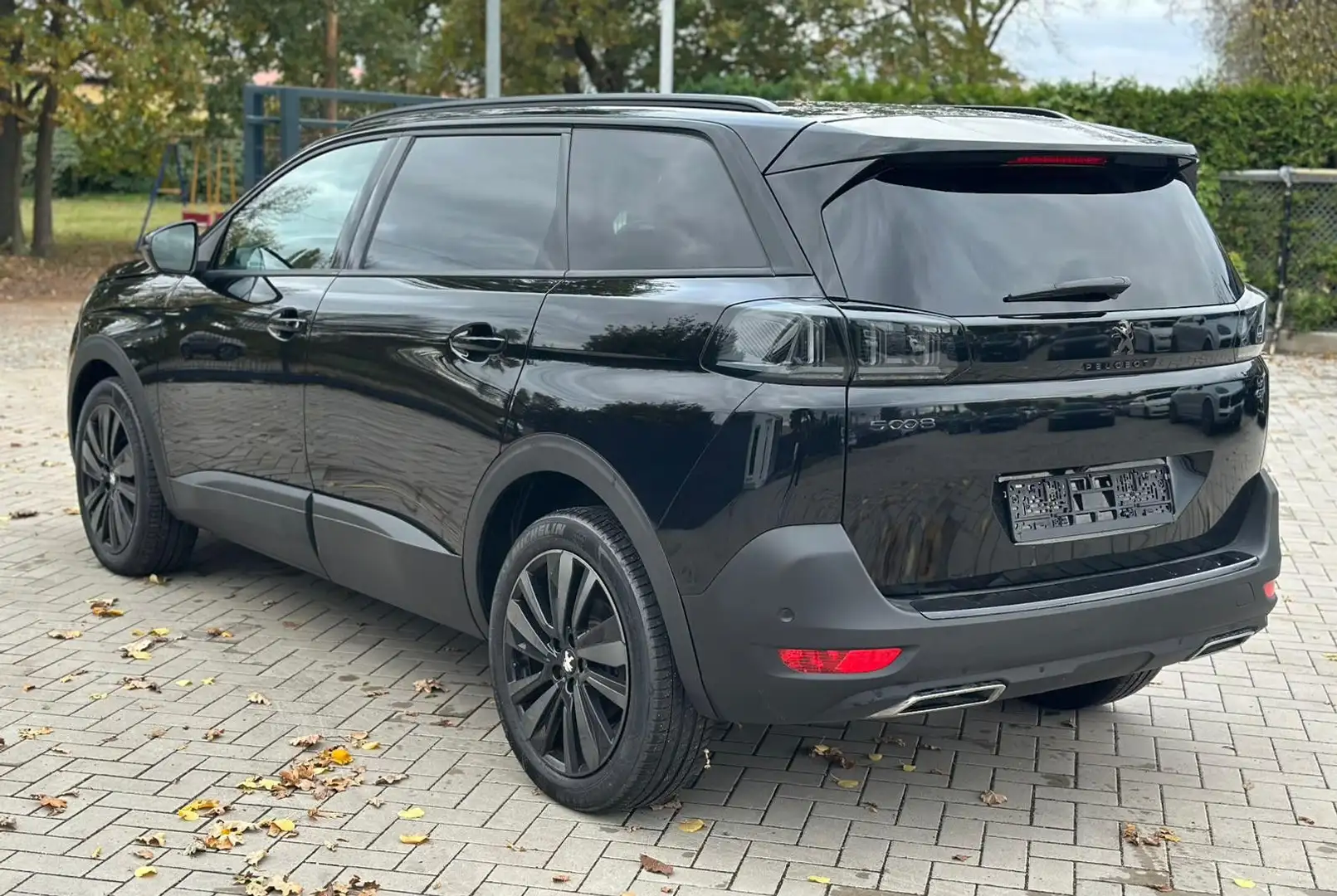 Peugeot 5008 GT D.Cockpit 7 Sitze* Kamera*LED*Navi Noir - 2