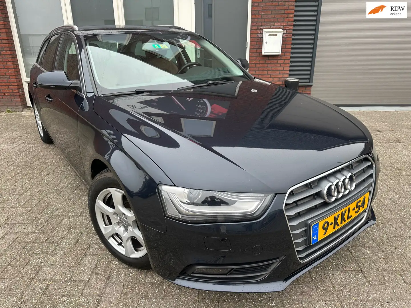 Audi A4 Avant 1.8 TFSI Business Edition / Navi / Leder / P Azul - 1