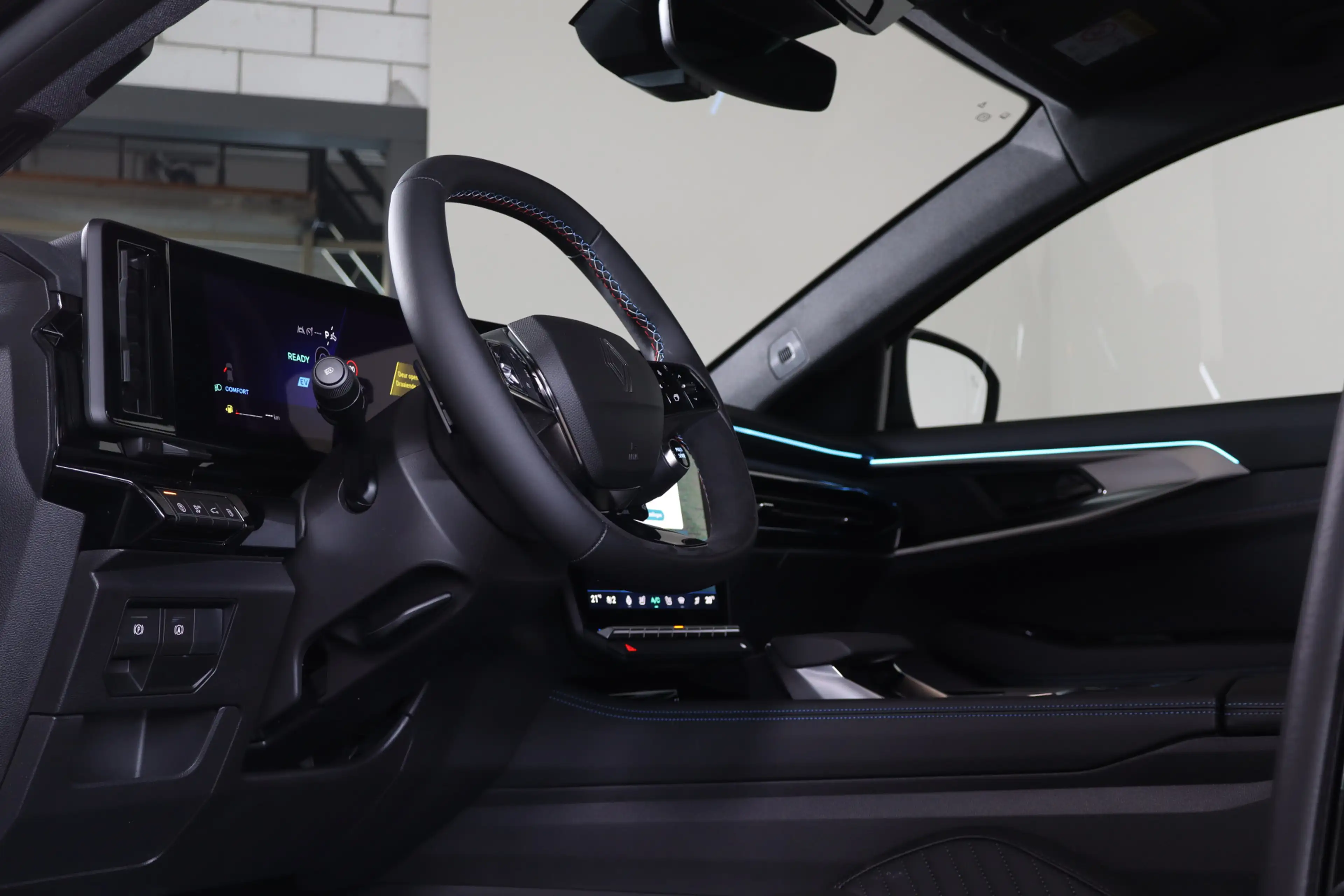 Renault Rafale 1.2 E-Tech 4x4 plug-in hybrid 300 esprit Alpine Pa — photo 15