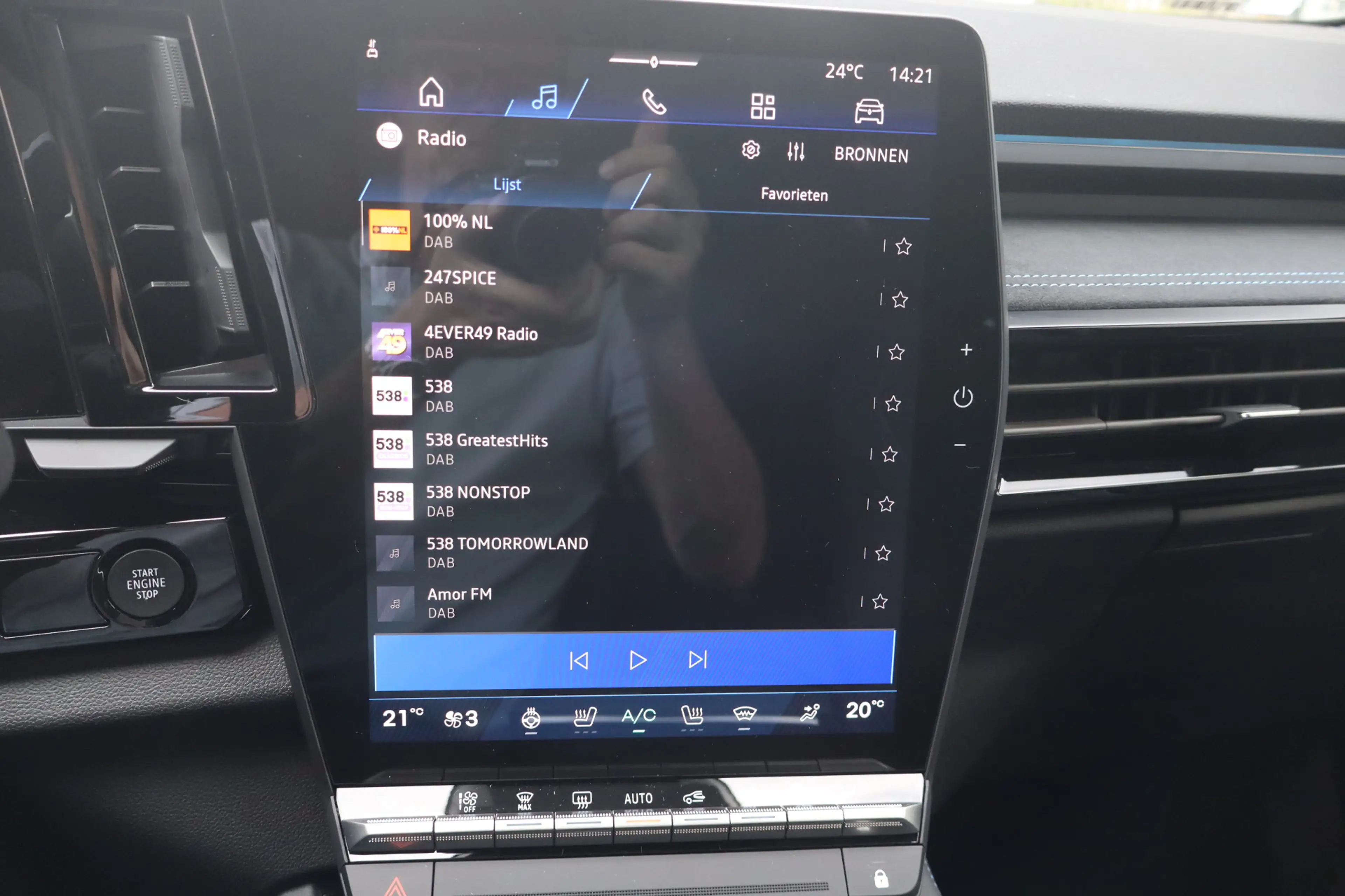 Renault Rafale 1.2 E-Tech 4x4 plug-in hybrid 300 esprit Alpine Pa — photo 12