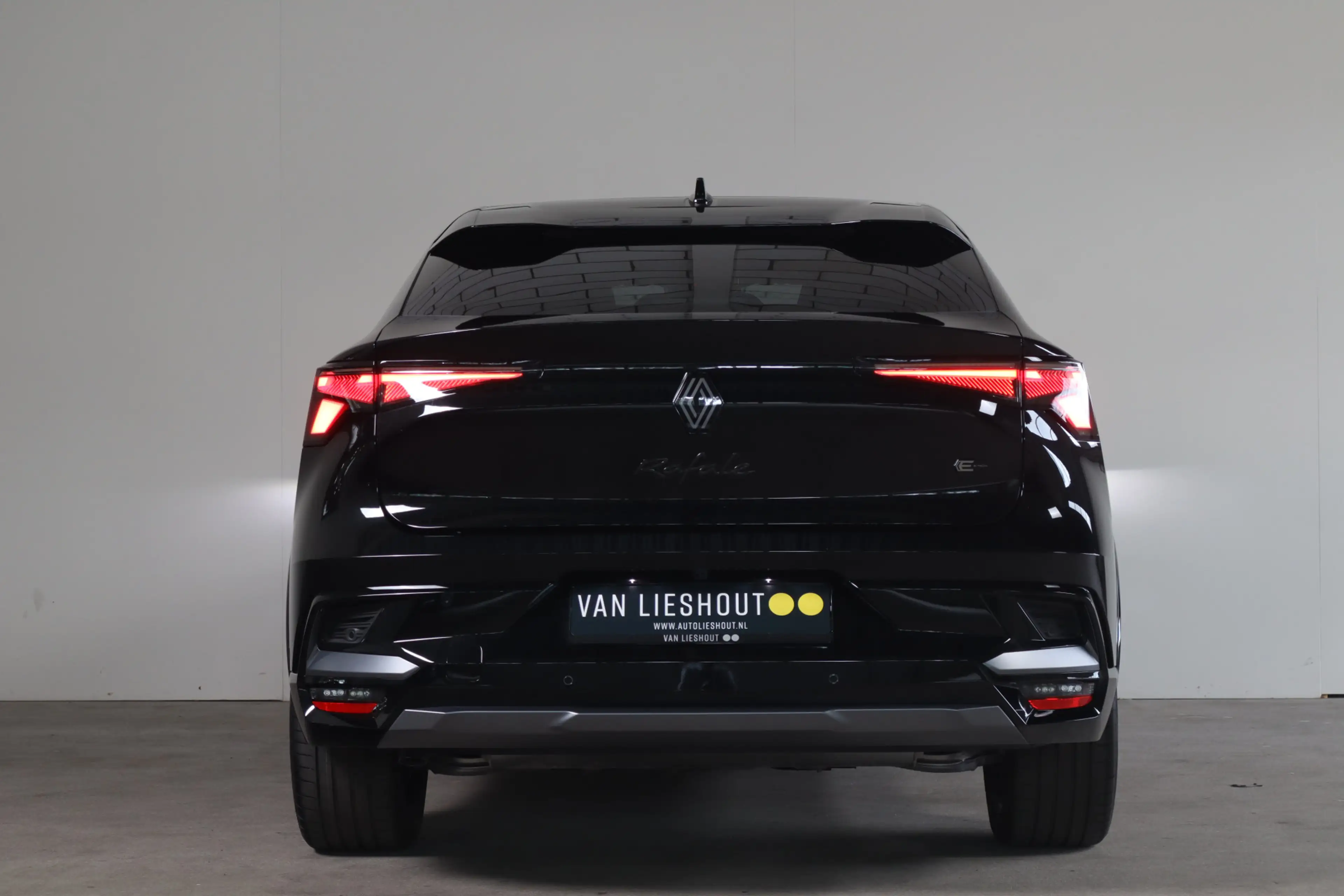 Renault Rafale 1.2 E-Tech 4x4 plug-in hybrid 300 esprit Alpine Pa — photo 19