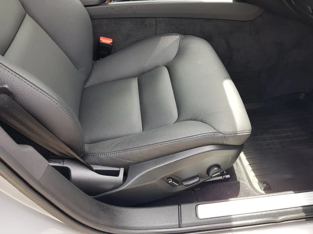 Volvo V60 снимка Volvo V60