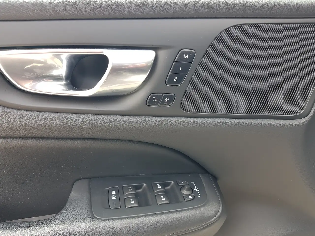 Volvo V60 снимка Volvo V60