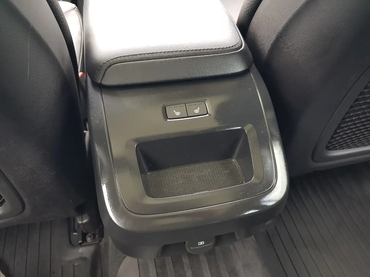 Volvo V60 снимка Volvo V60
