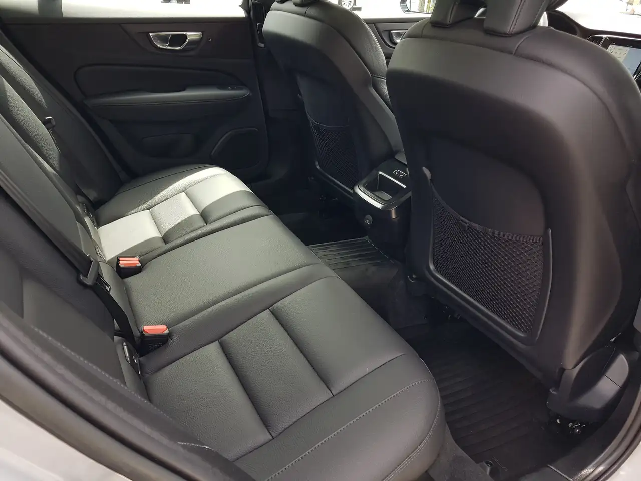 Volvo V60 снимка Volvo V60
