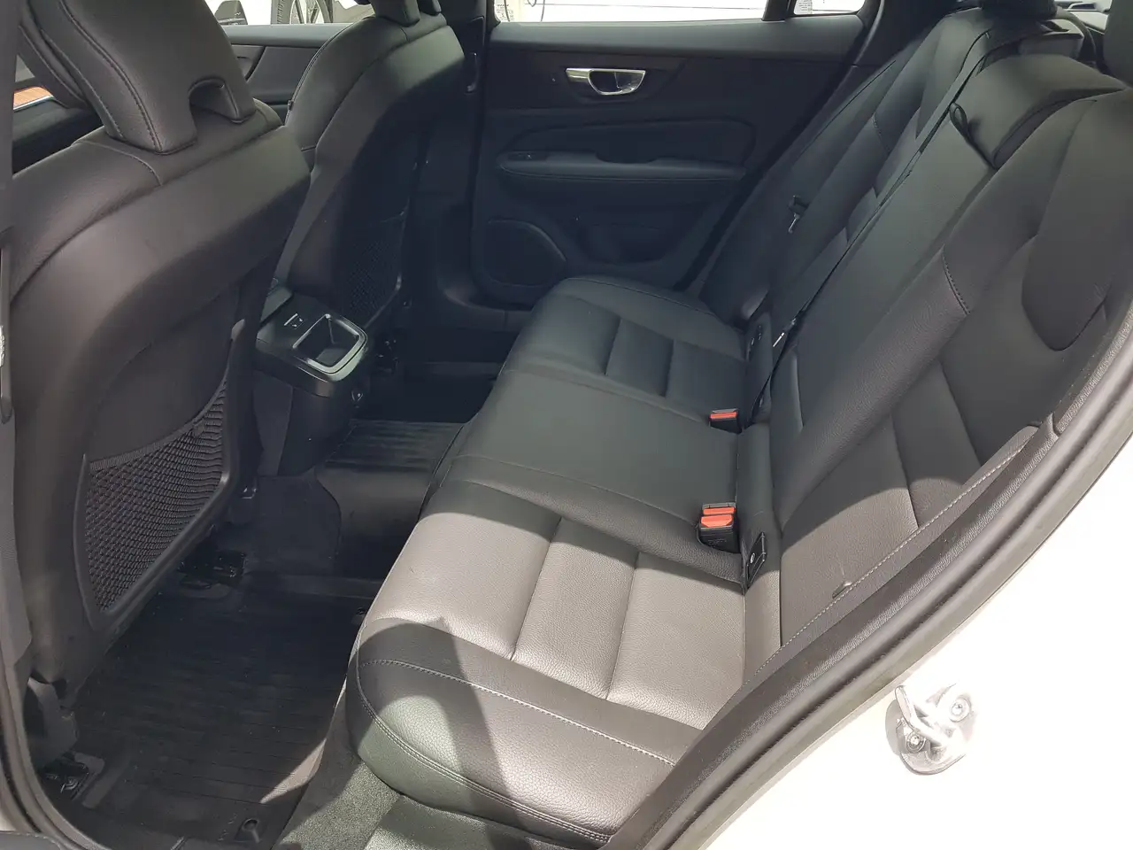 Volvo V60 снимка Volvo V60