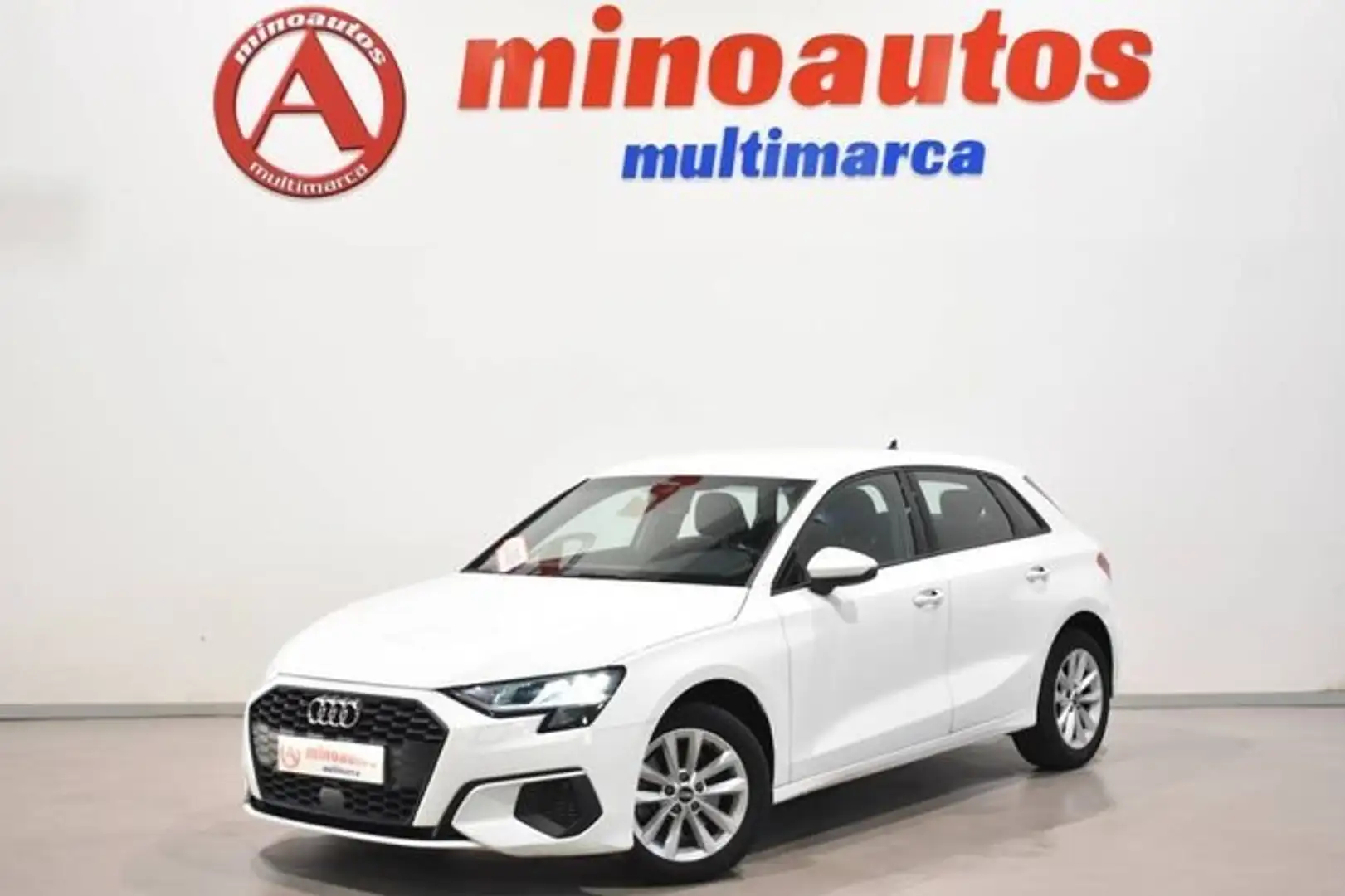 Audi A3 30 TFSI 110 CV STRONIC Weiß - 2