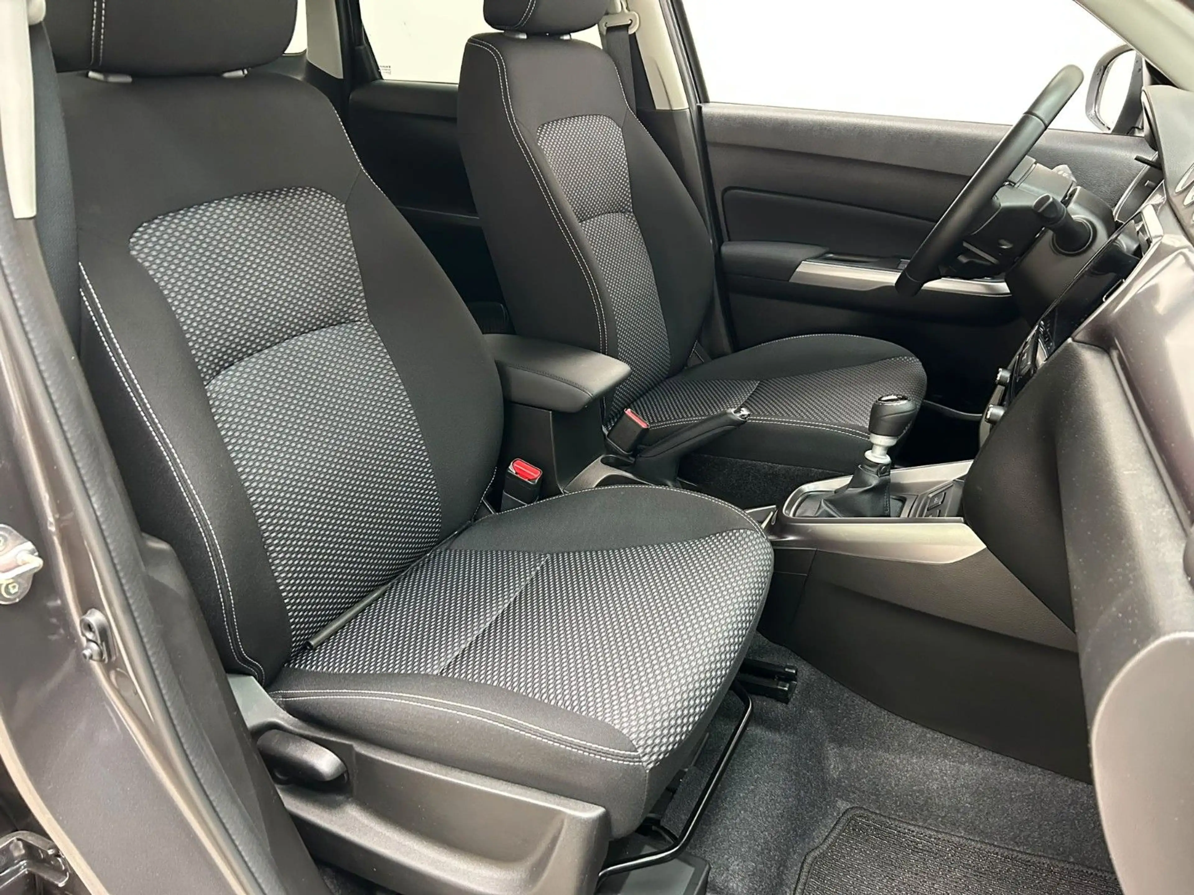 Suzuki Vitara 1.4 Mild-Hybrid 4x2 Navi Tempo Spur — photo 12