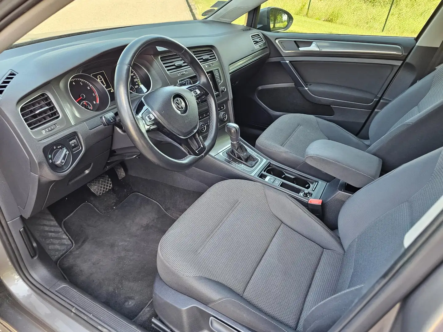 Volkswagen Golf 1.2 TSI 5-deurs AUTOMAAT/airco/CRUISE Grijs - 2