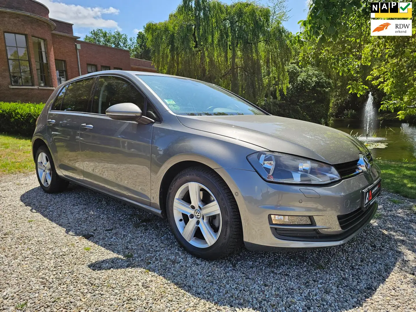 Volkswagen Golf 1.2 TSI 5-deurs AUTOMAAT/airco/CRUISE Grijs - 1