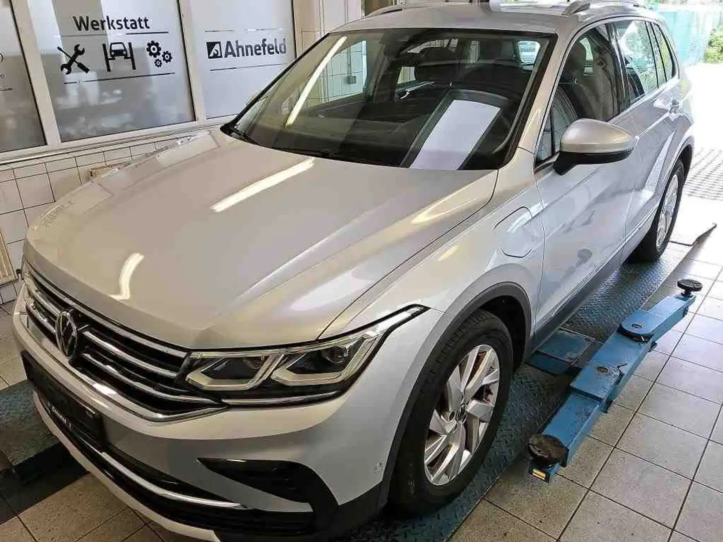 Volkswagen Tiguan Elegance eHybrid °AHK°R-Kamera°ACC°Matrix Silber - 1