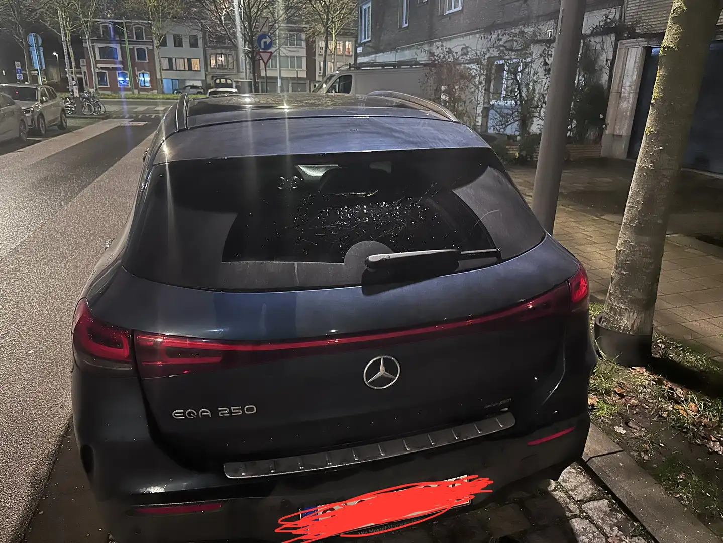 Mercedes-Benz EQA 250 AMG Line - 2