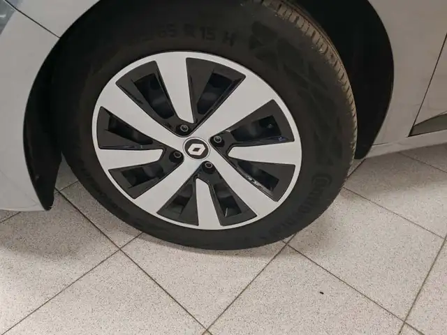 Renault Clio view 27