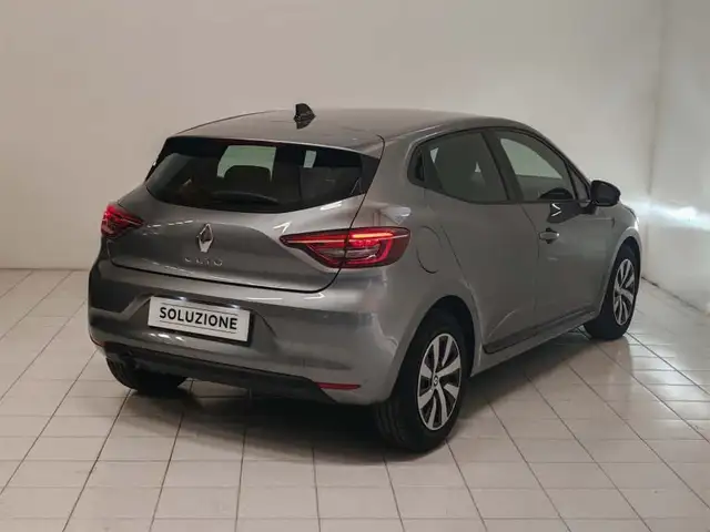 Renault Clio view 2