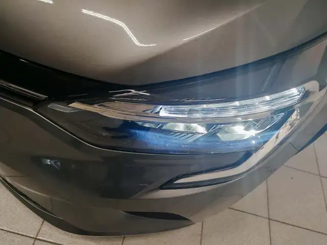 Renault Clio view 24