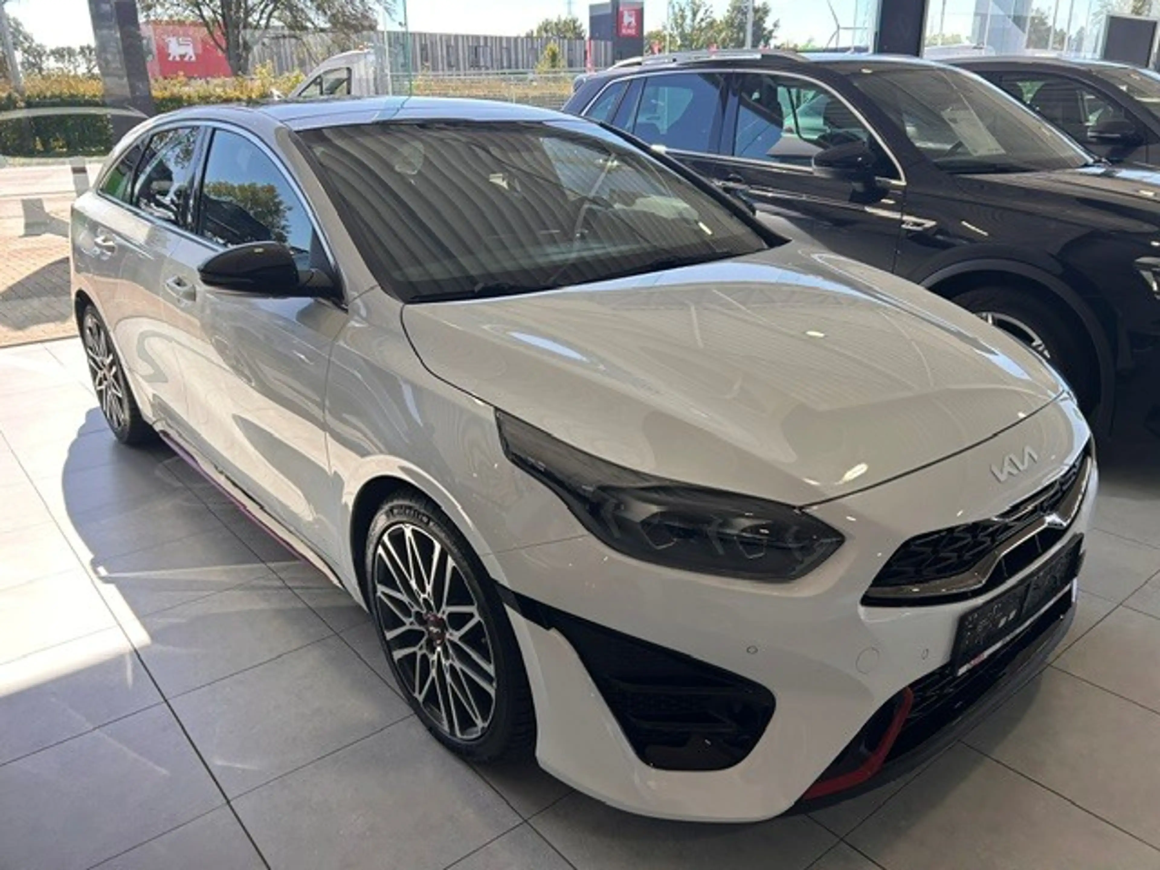 Kia ProCeed / pro_cee'd ProCeed GT 1.6 T-GDi GT ISG DCT — photo 2
