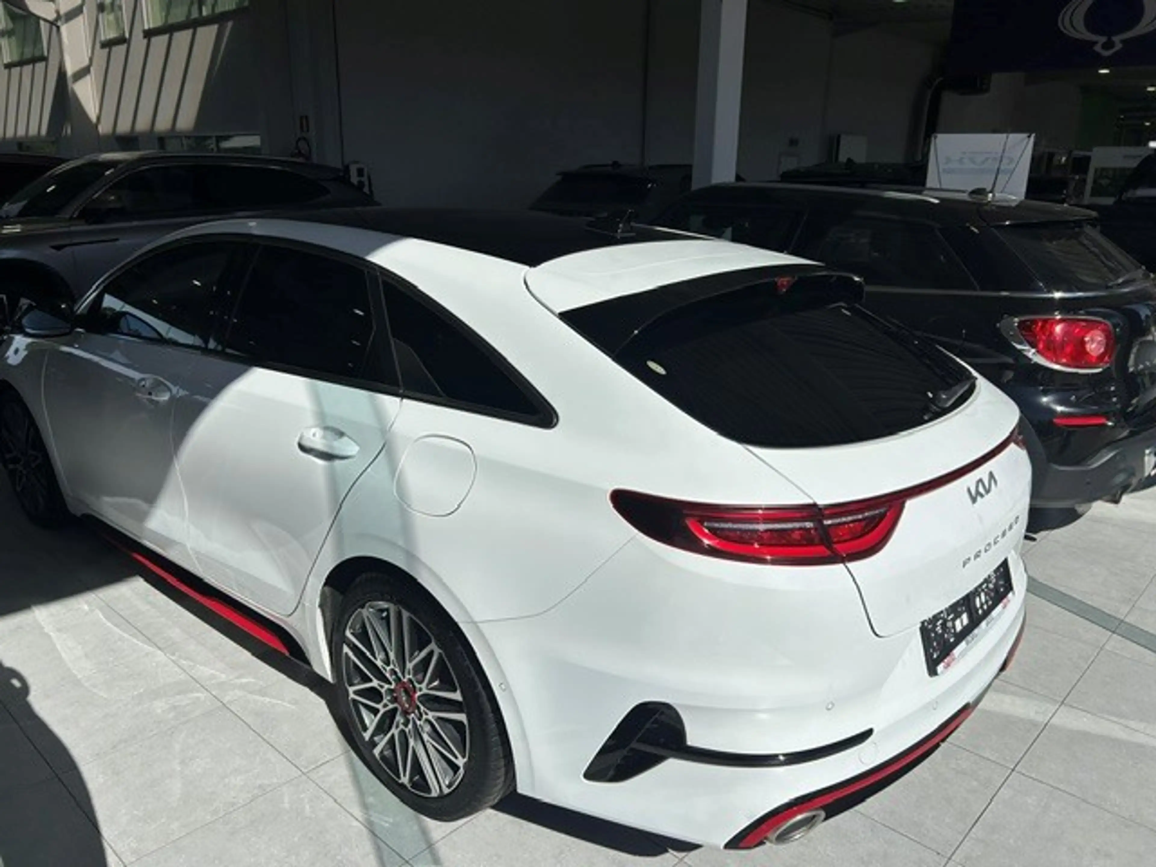 Kia ProCeed / pro_cee'd ProCeed GT 1.6 T-GDi GT ISG DCT — photo 4