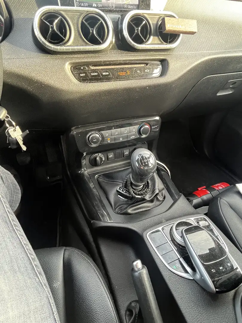 Mercedes-Benz X 220 d PURE - 2