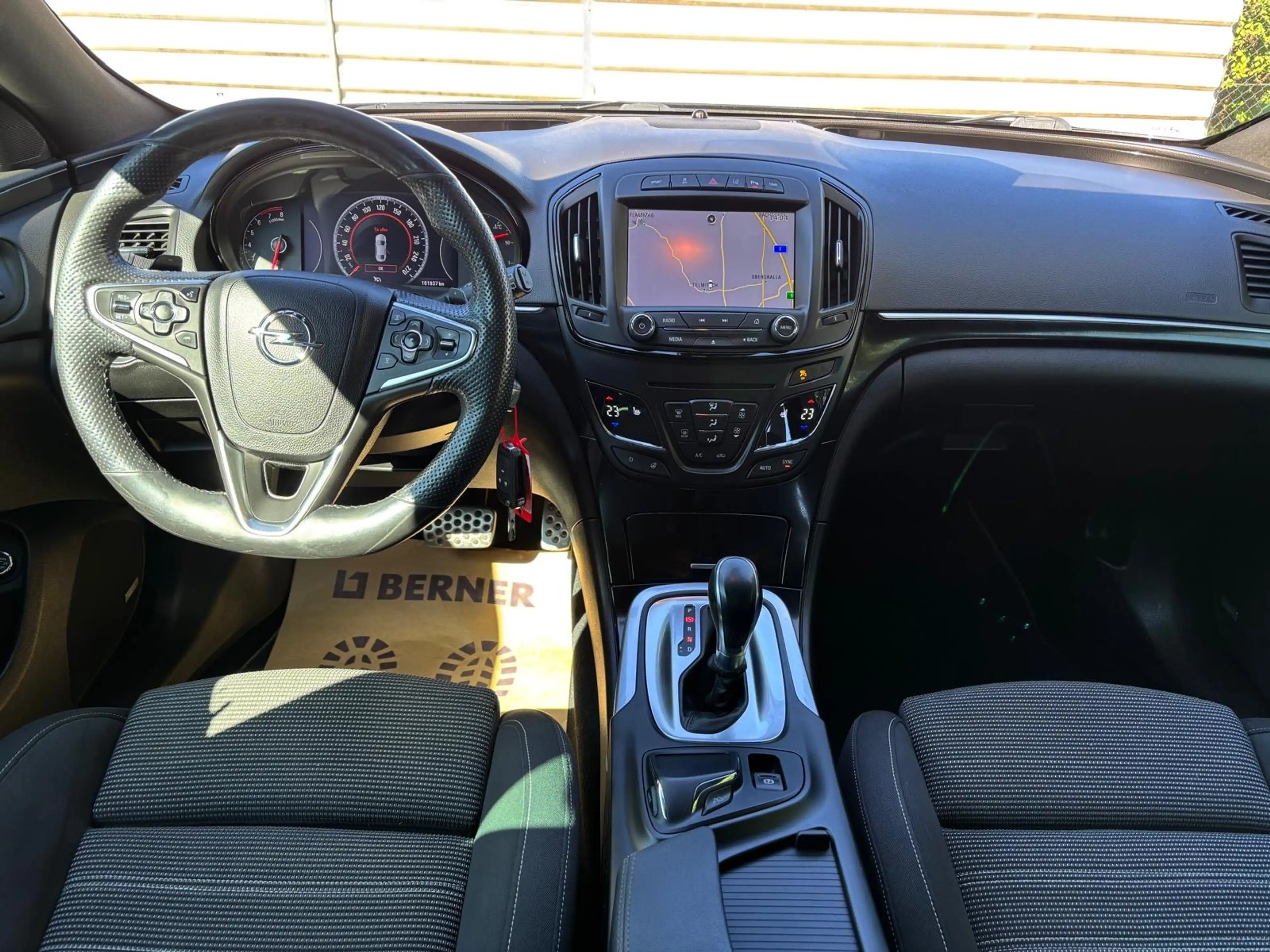 Opel Insignia ST 1,6 SIDI Turbo Ecotec Sport Aut. opc Line — photo 8