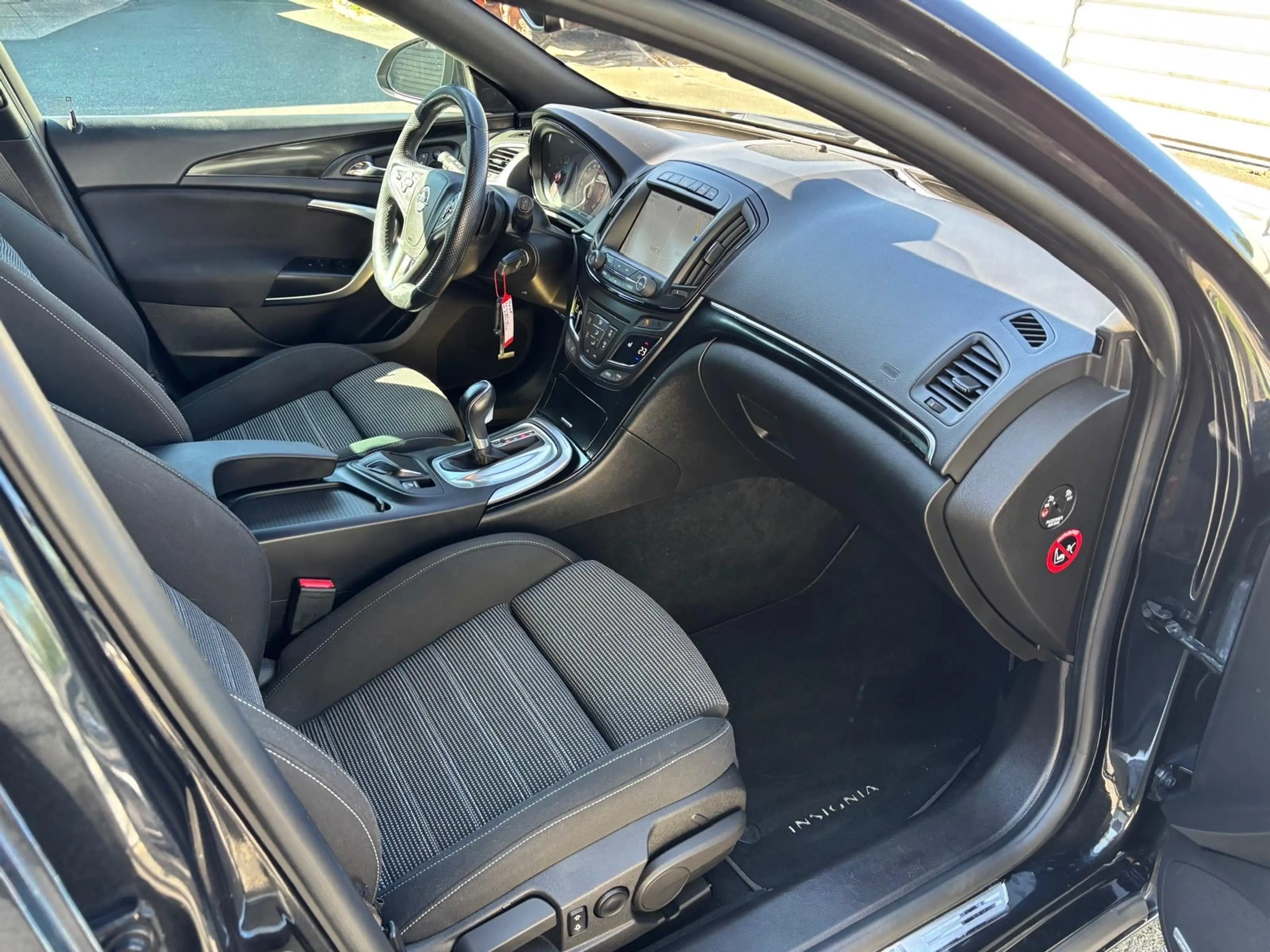 Opel Insignia ST 1,6 SIDI Turbo Ecotec Sport Aut. opc Line — photo 11
