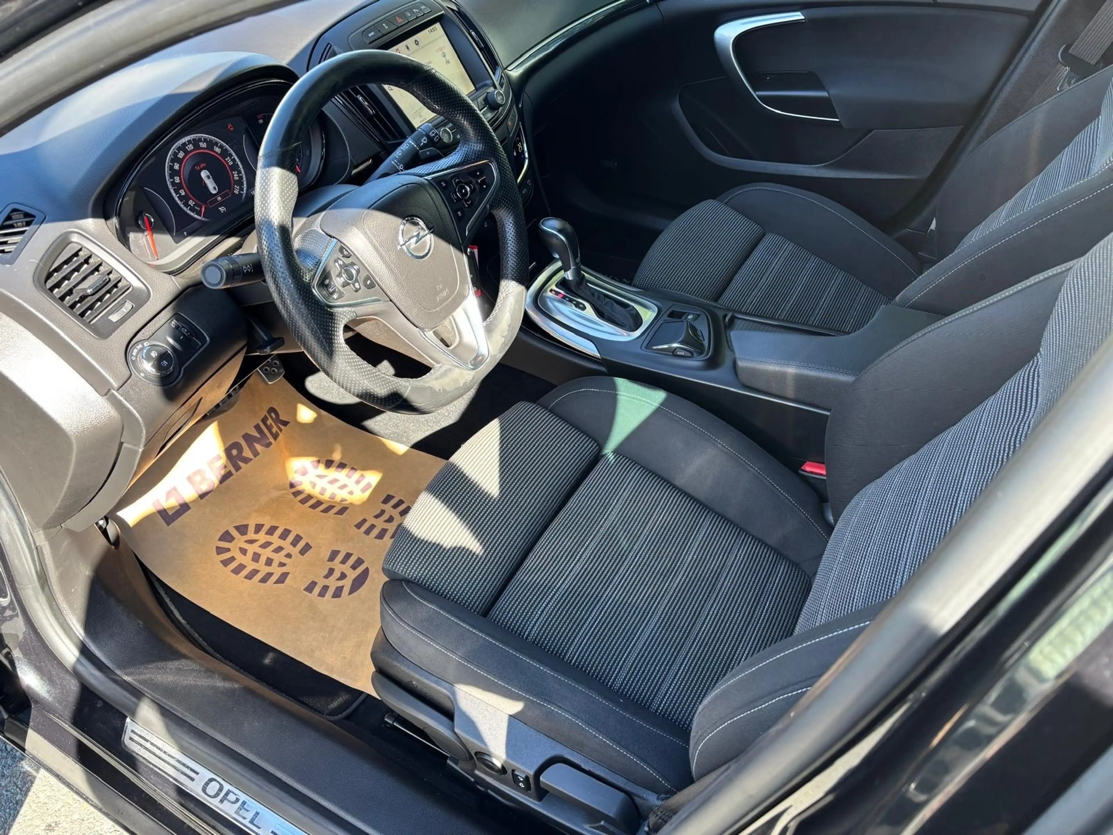 Opel Insignia ST 1,6 SIDI Turbo Ecotec Sport Aut. opc Line — photo 7