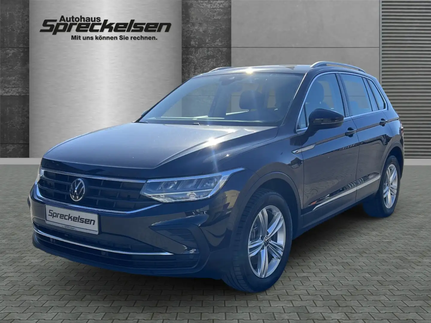 Volkswagen Tiguan 2.0 TDI Life++4Motion++Panoramadach++ Klima Navi Schwarz - 1