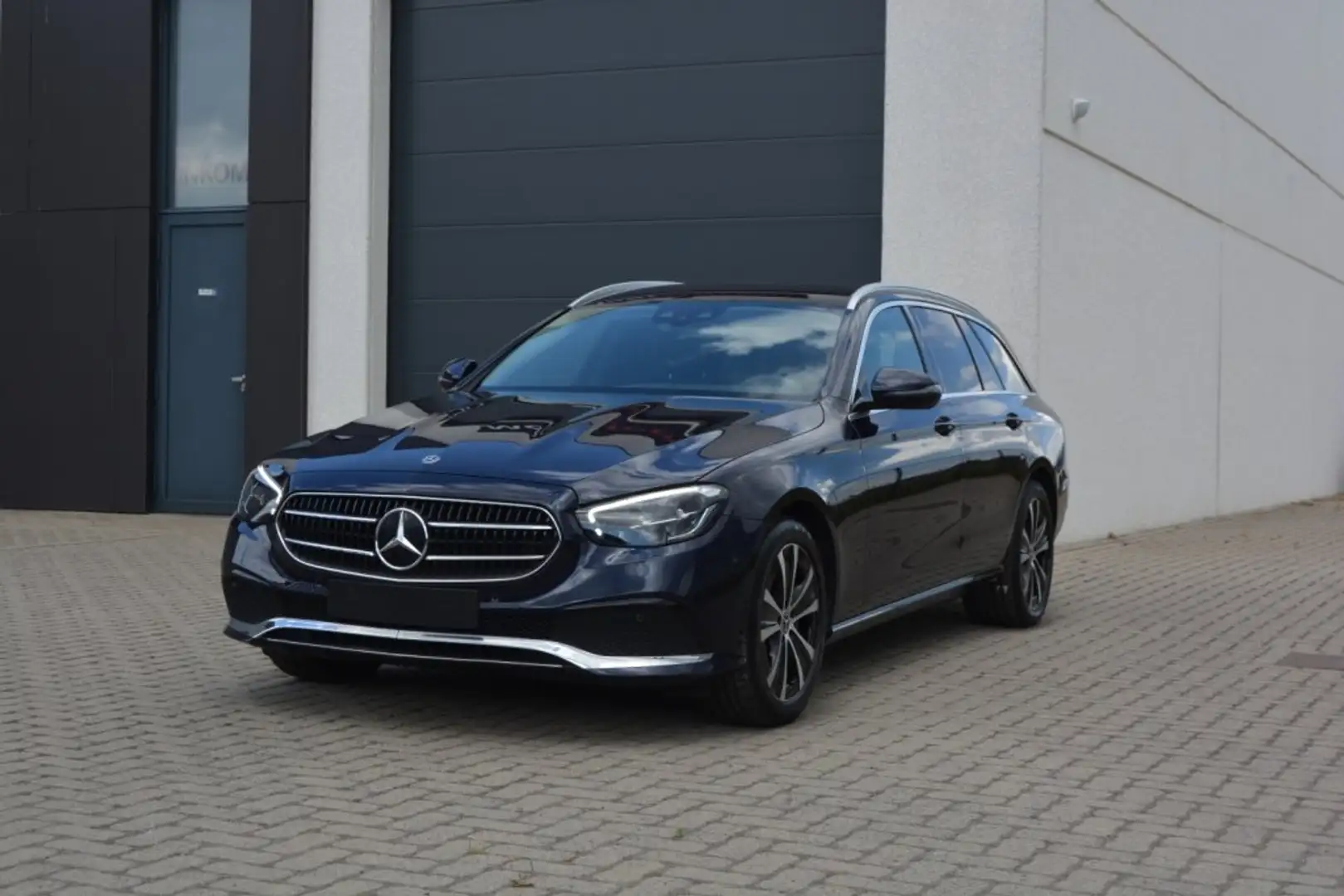 Mercedes-Benz E 300 e 320PK Plug-In Hybride Camera/Led/Widescreen/HUD Bleu - 1