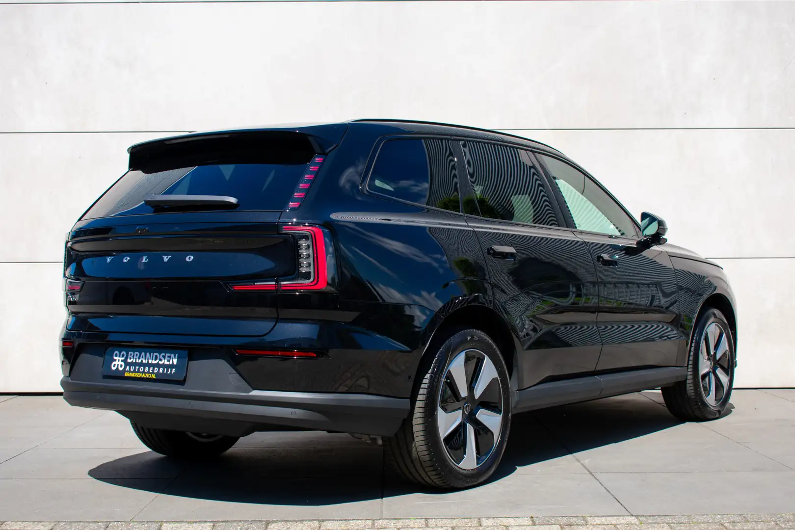 Volvo EX90 Single Motor Core 7p. 104 kWh Pillot assist Pack-C Negru - 2