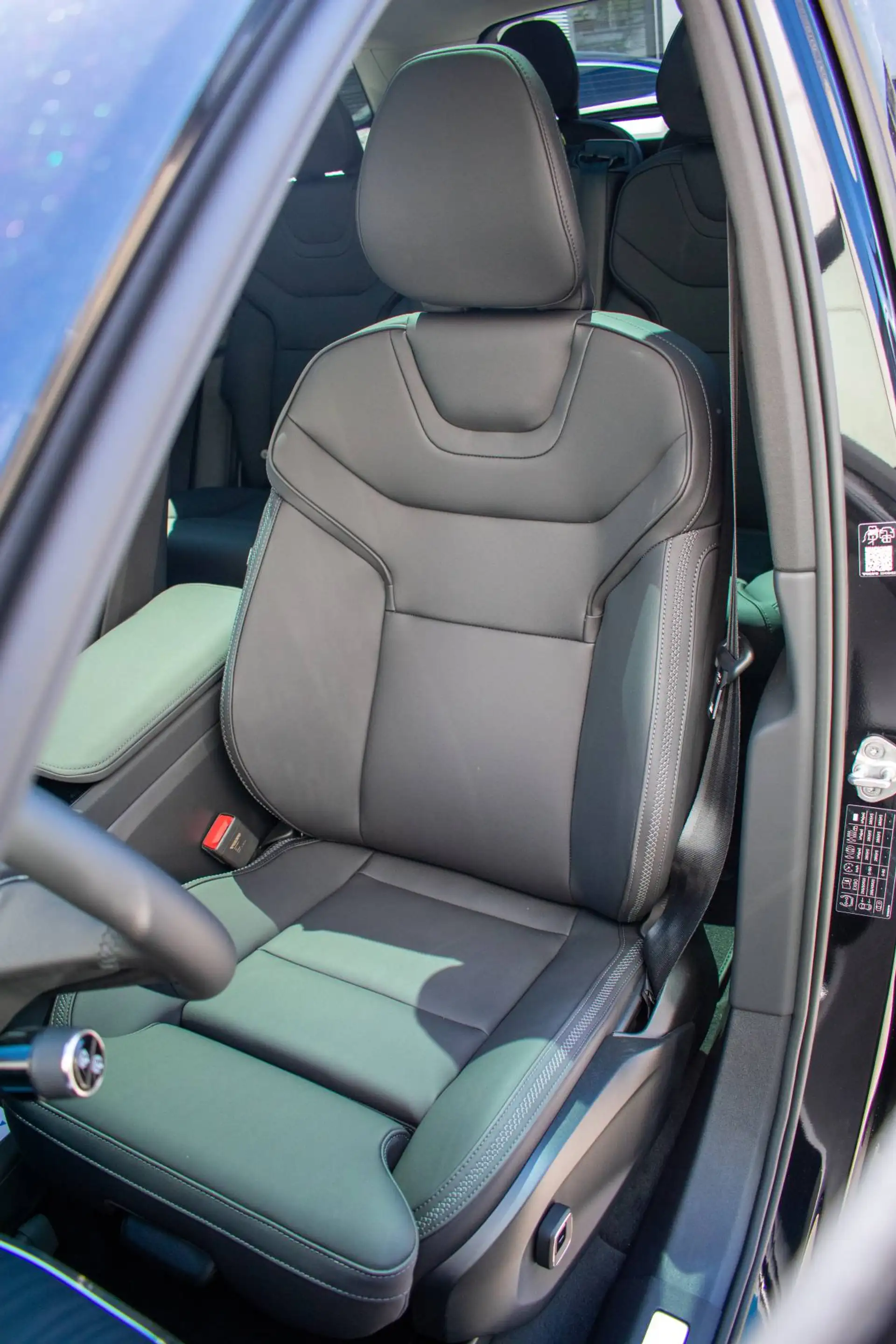 Volvo EX90 Single Motor Core 7p. 104 kWh Pillot assist Pack-C — photo 9