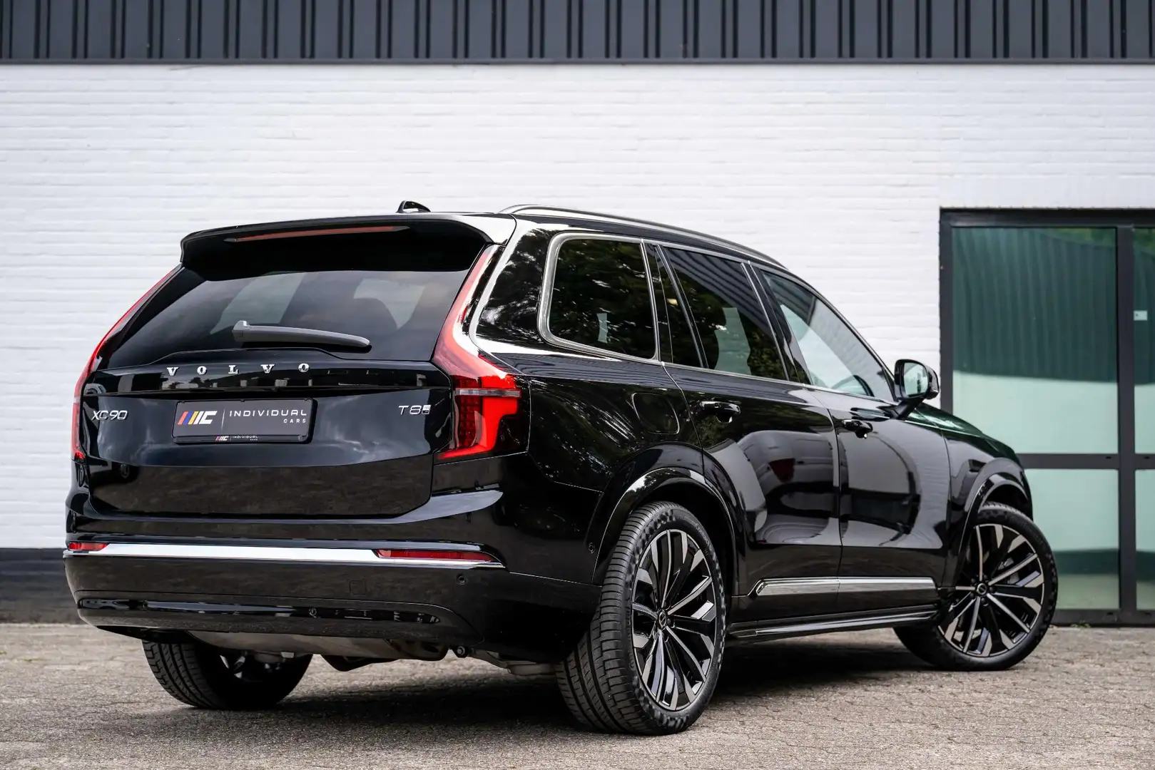 Volvo XC90 2.0 T8 Recharge AWD Ultra Bright Luchtvering Pano Noir - 2