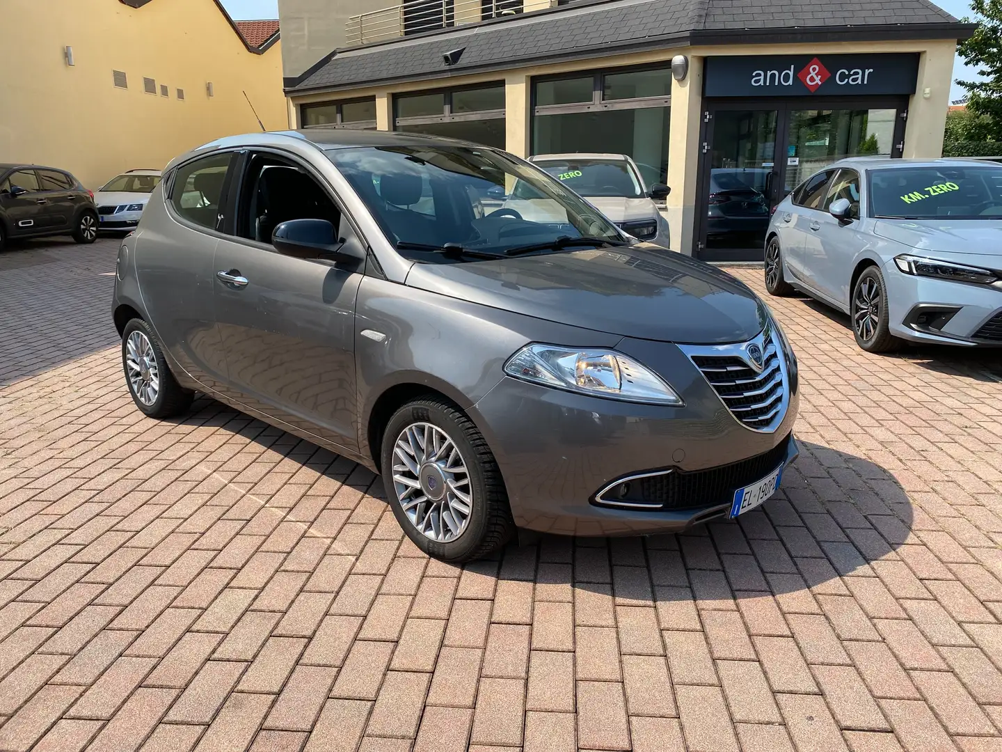 Lancia Ypsilon Ypsilon 1.2 8v Platinum s Grigio - 1