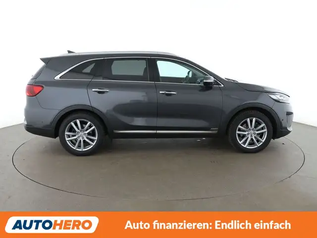 Kia Sorento view 7