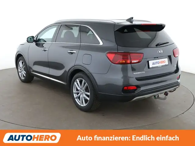 Kia Sorento view 4