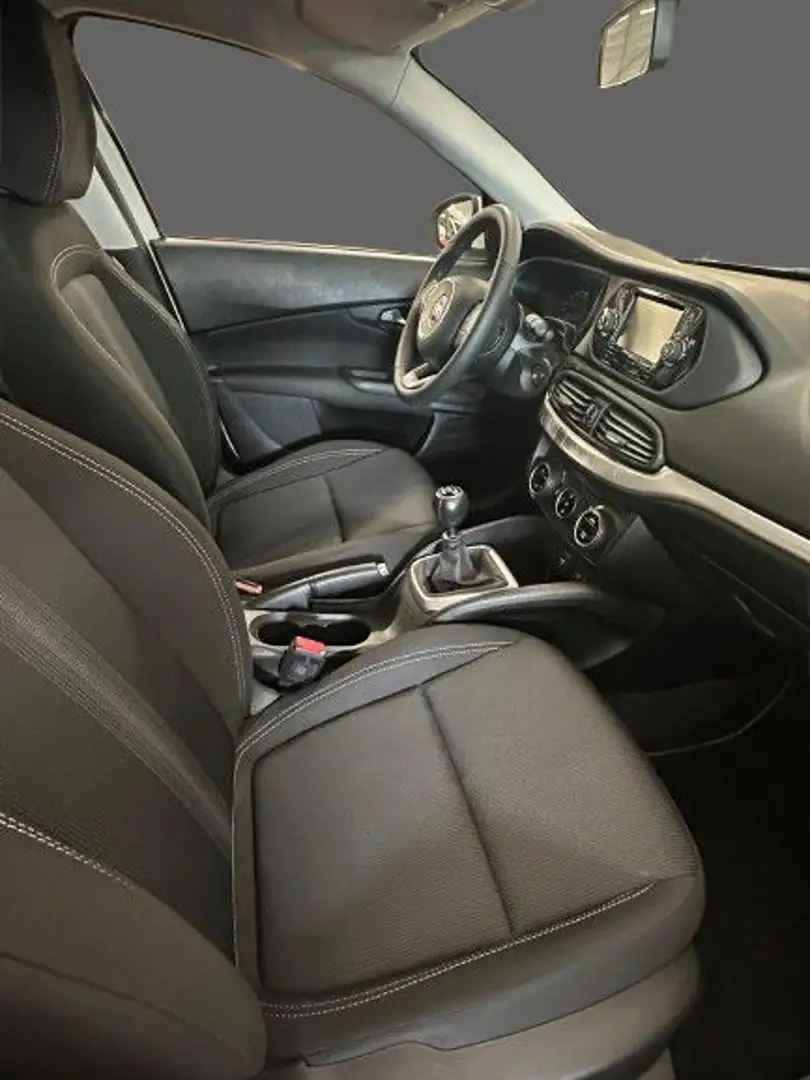 Fiat Tipo 1.3 Mjt 4 porte Easy Blanc - 2