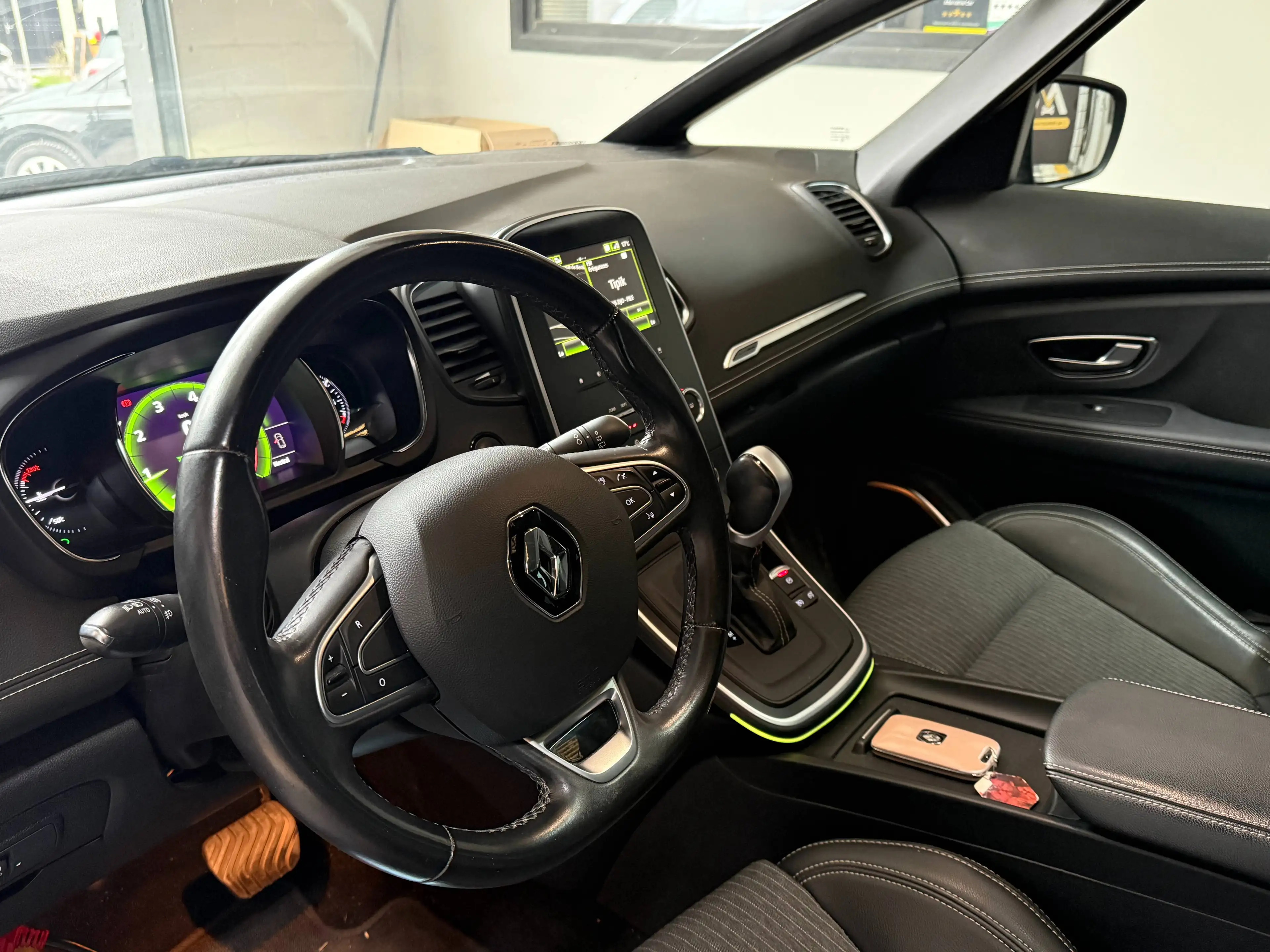 Renault Grand Scenic Grand Scénic 1.33 TCe Intens EDC GPF - GARANTIE 12M — photo 9
