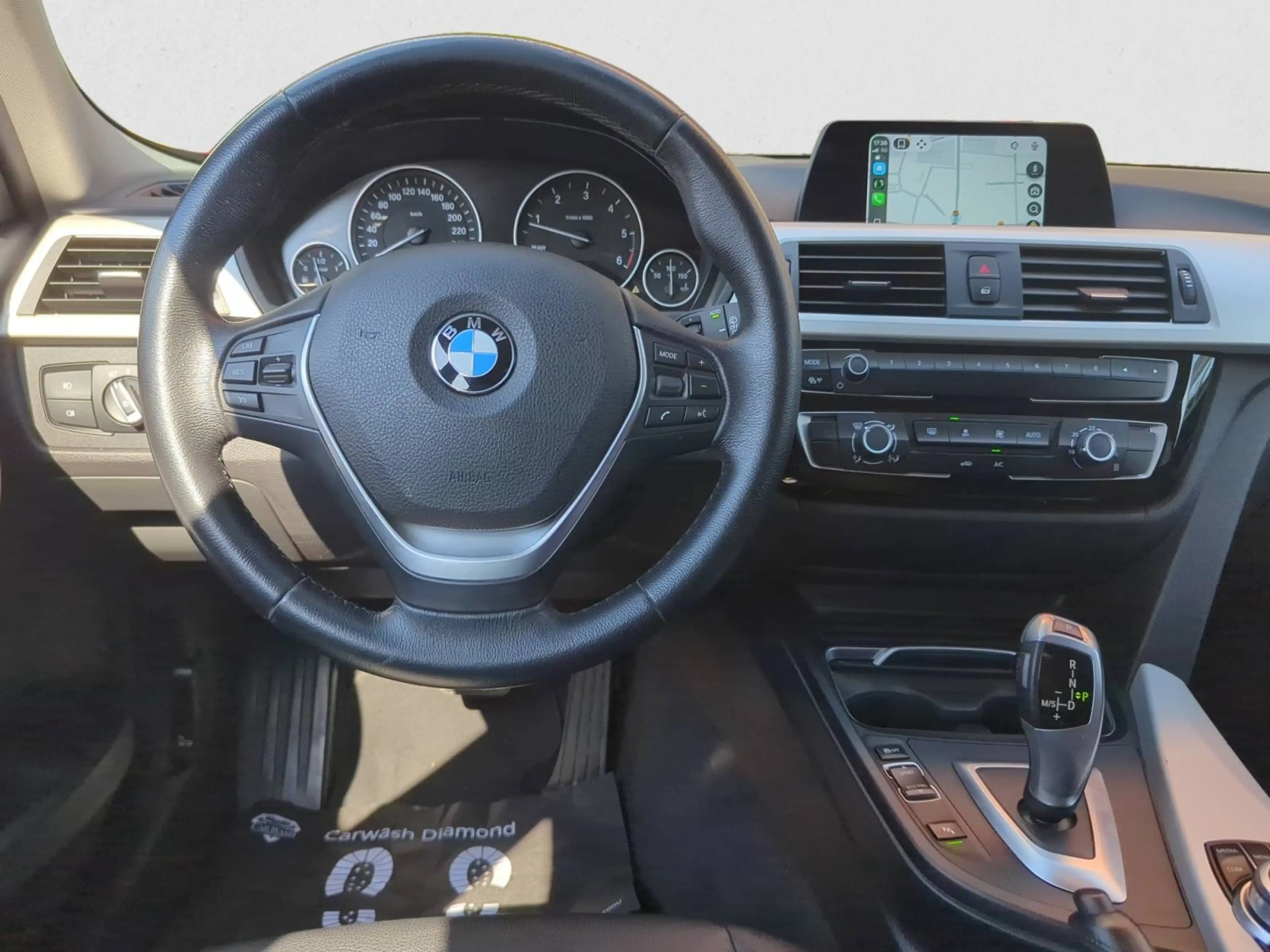 BMW 316 Touring / Automatic / Carplay / Android Auto — photo 9